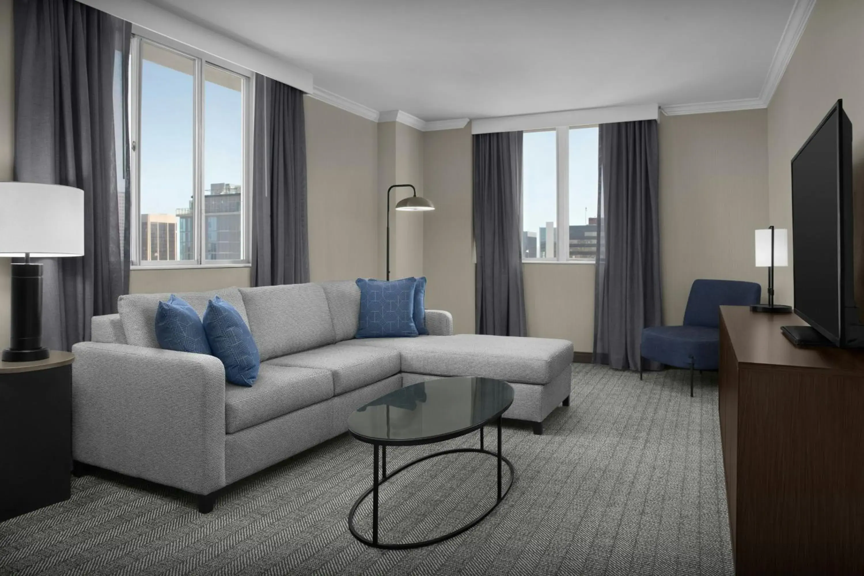 Living room in Courtyard by Marriott San Diego Downtown Little Italy Living room in Courtyard by Marriott San Diego Downtown Little Italy