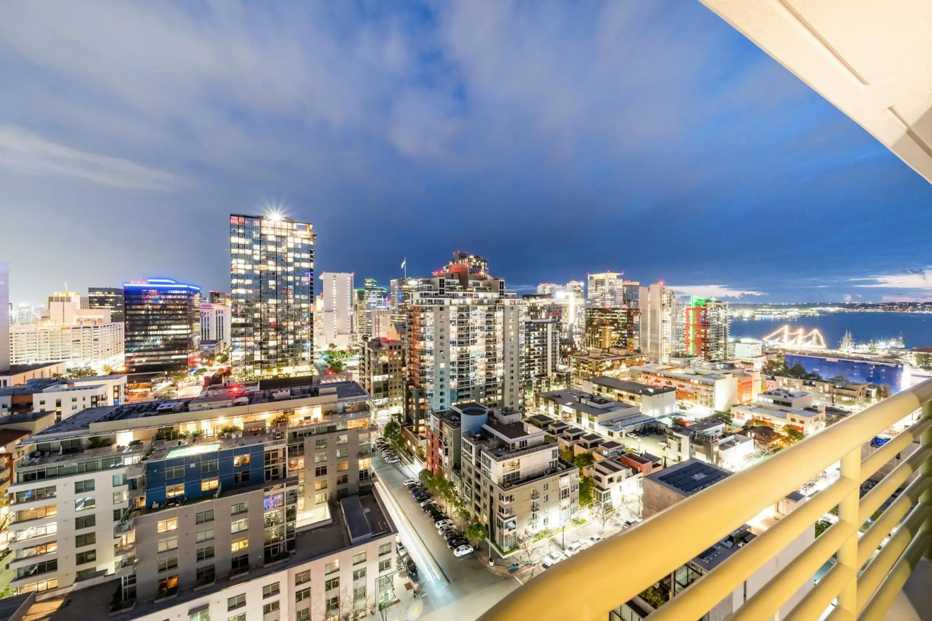 Sea view in The Little Italy Hotel Downtown San Diego Sea view in The Little Italy Hotel Downtown San Diego