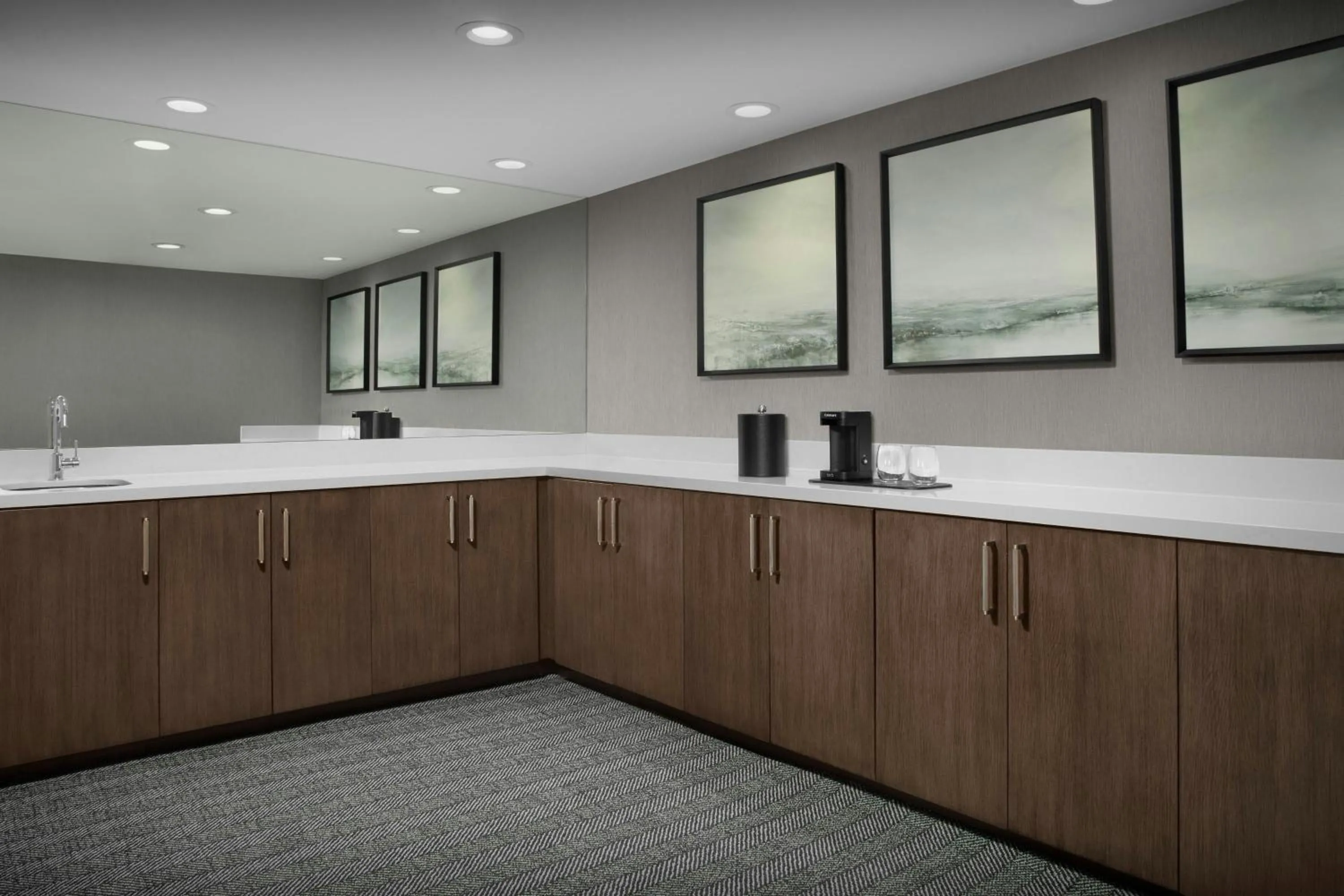 Lounge or bar in Courtyard by Marriott San Diego Downtown Little Italy