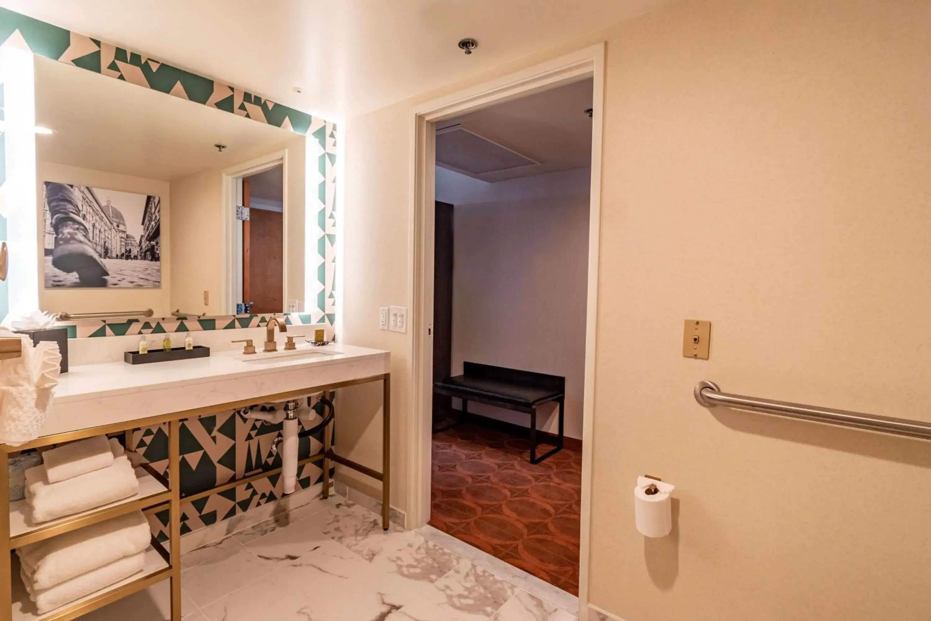 King Room with Bath Tub - Disability Access in Courtyard by Marriott San Diego Downtown Little Italy King Room with Bath Tub - Disability Access in Courtyard by Marriott San Diego Downtown Little Italy