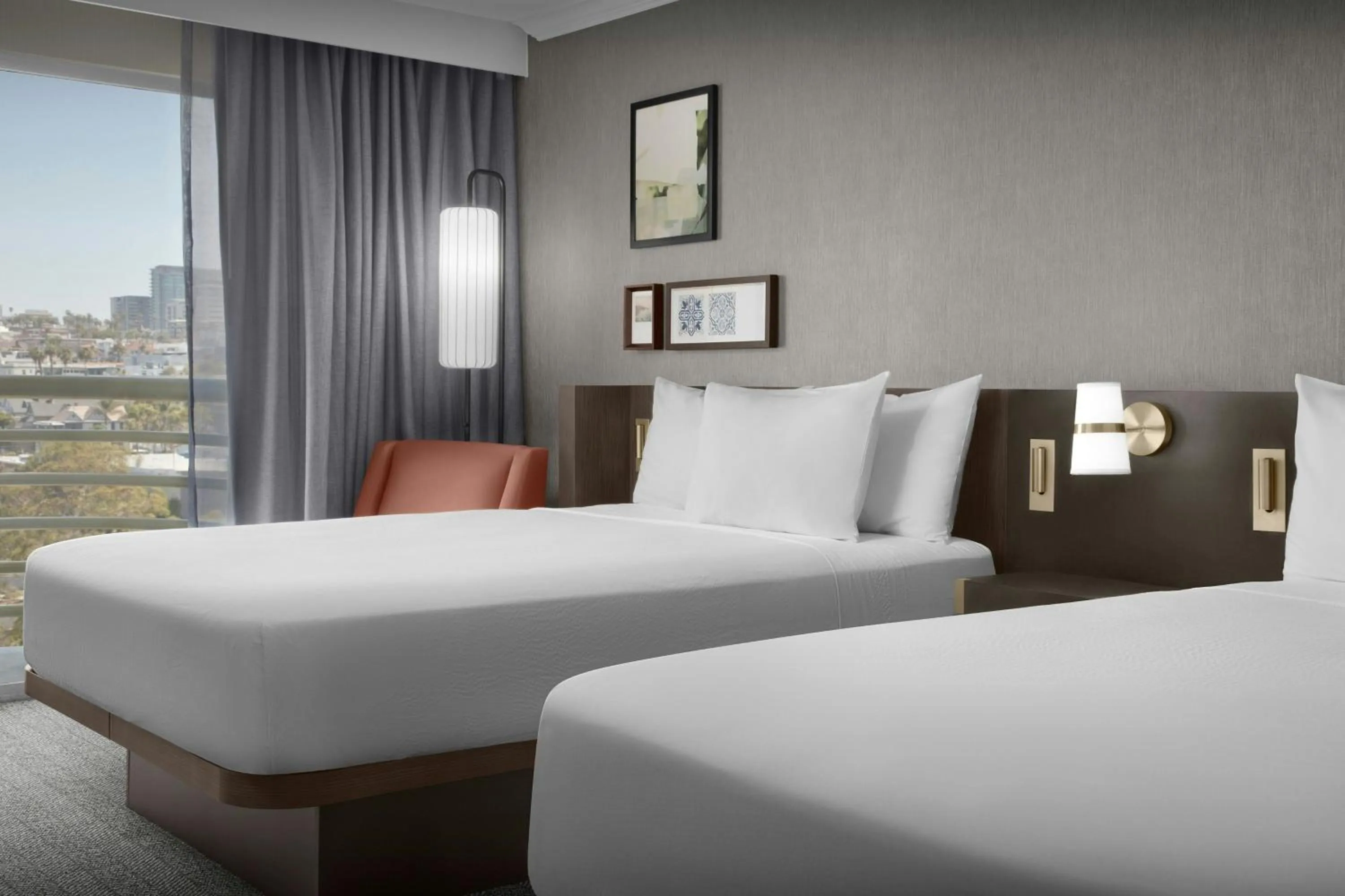 Photo of the whole room, Bed in Courtyard by Marriott San Diego Downtown Little Italy