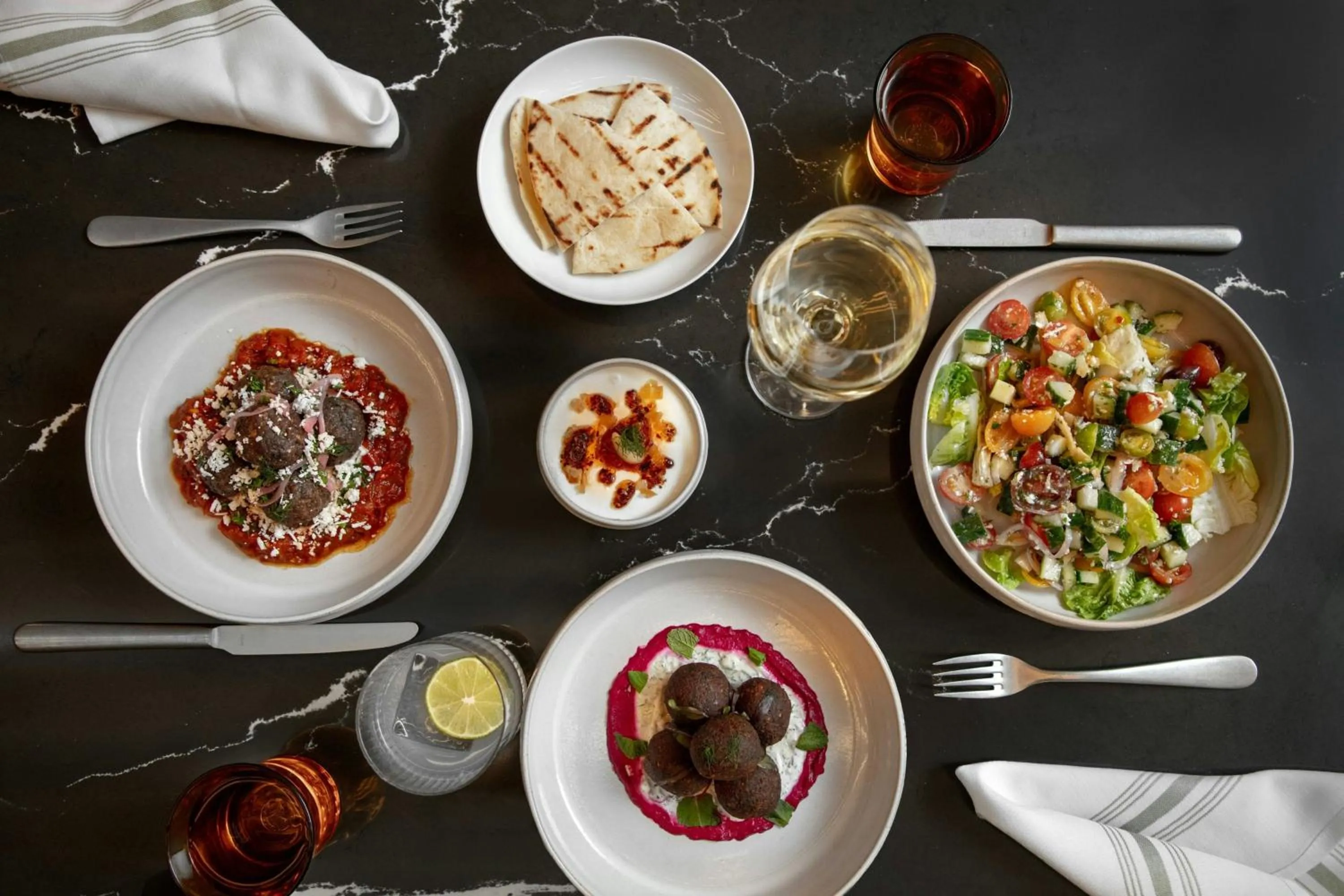 Restaurant/places to eat in Courtyard by Marriott San Diego Downtown Little Italy