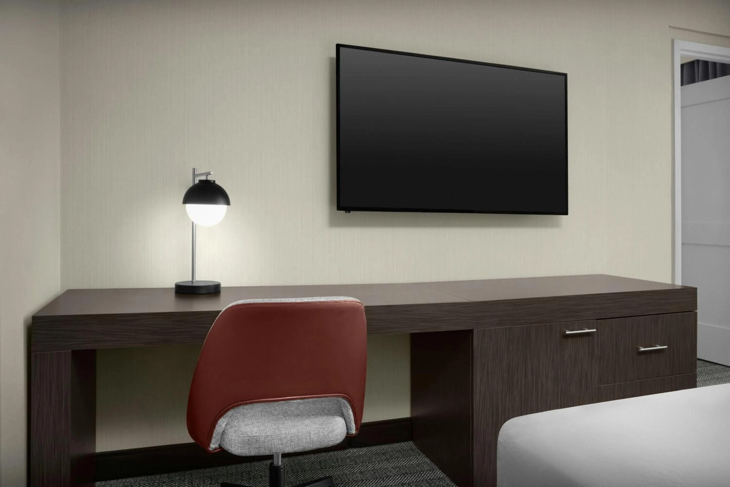 Photo of the whole room, Bed in Courtyard by Marriott San Diego Downtown Little Italy