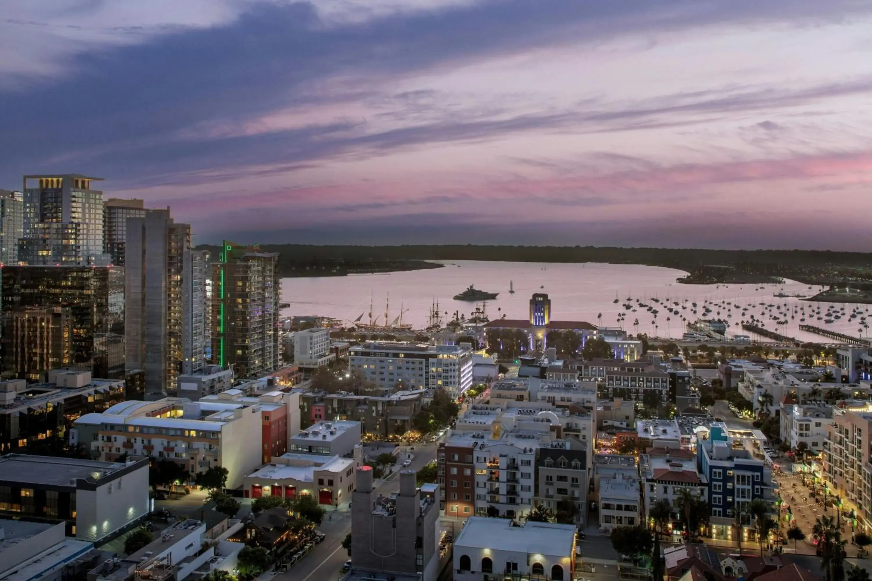 Swimming pool in Courtyard by Marriott San Diego Downtown Little Italy Swimming pool in Courtyard by Marriott San Diego Downtown Little Italy