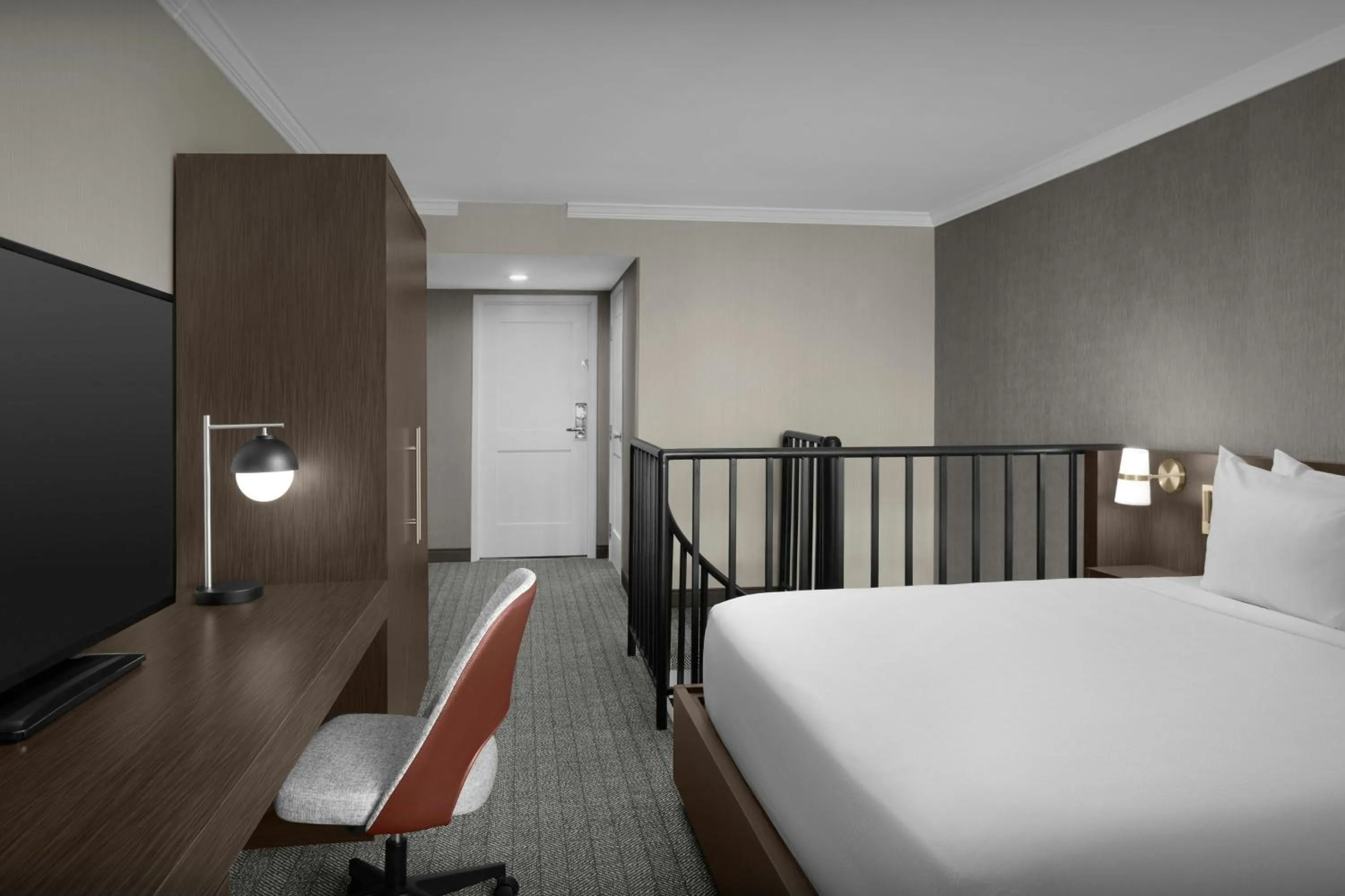 Bedroom, Bed in Courtyard by Marriott San Diego Downtown Little Italy