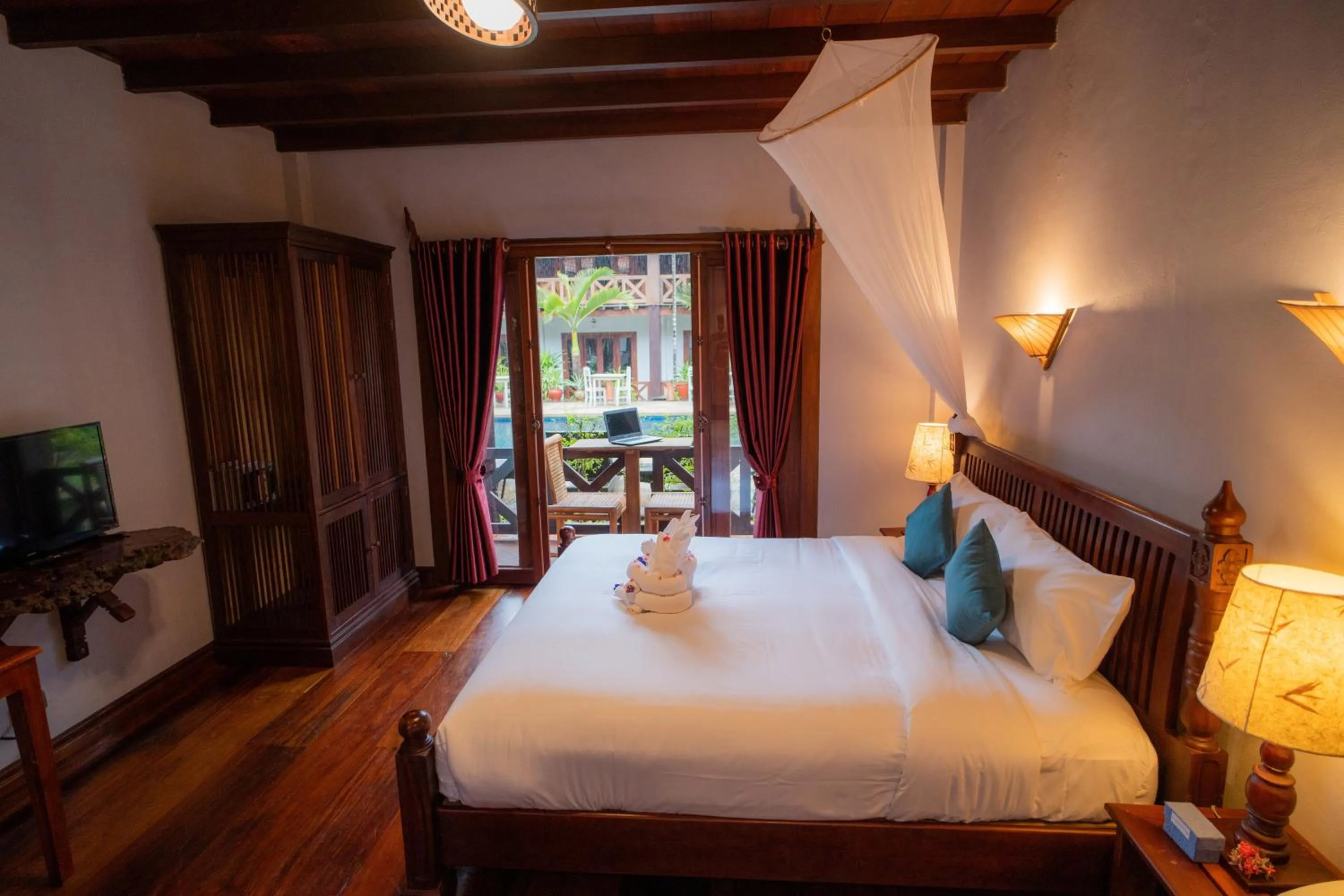 Bed in Muangthong Boutique Hotel