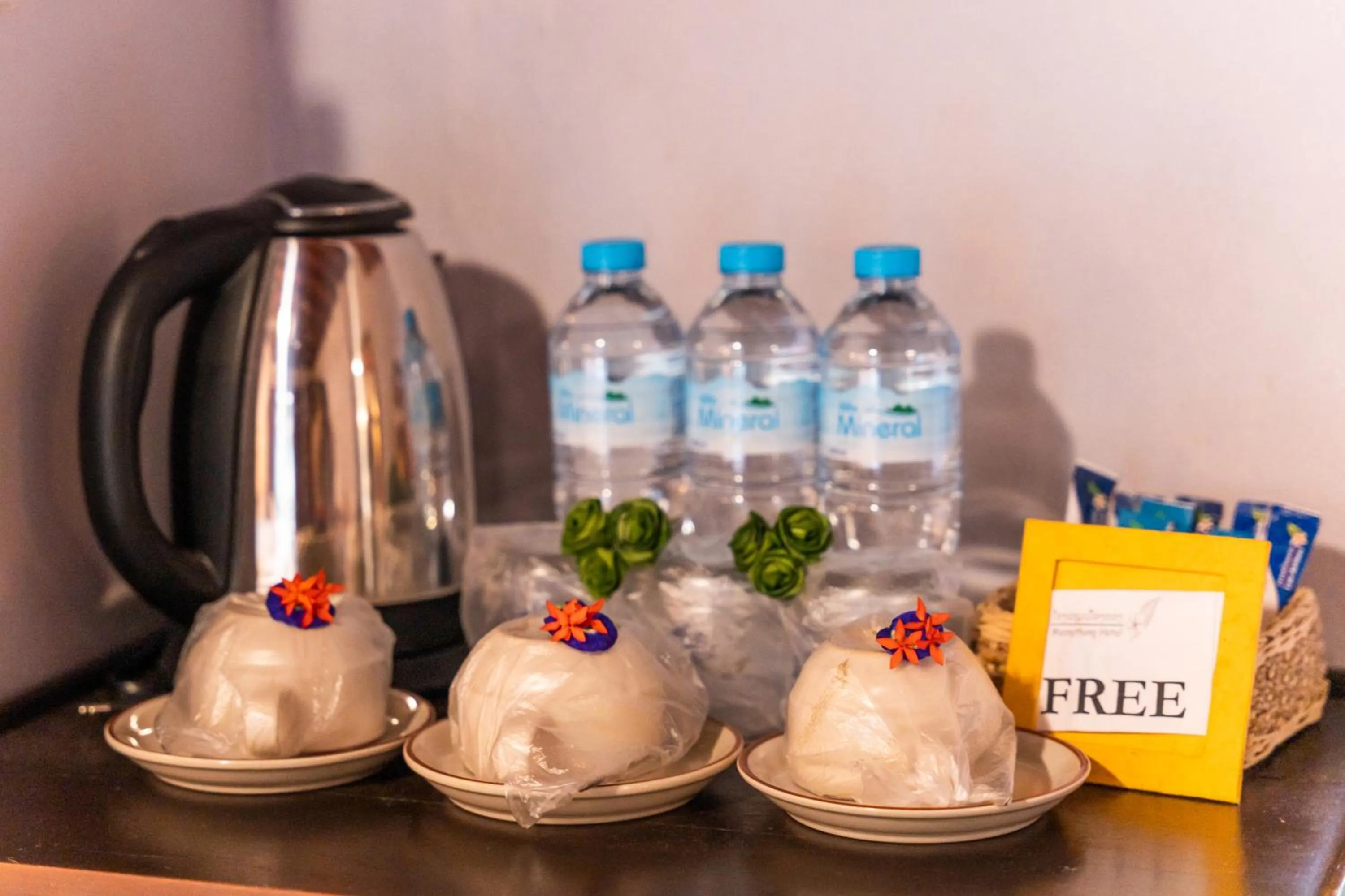 Coffee/tea facilities in Muangthong Boutique Hotel