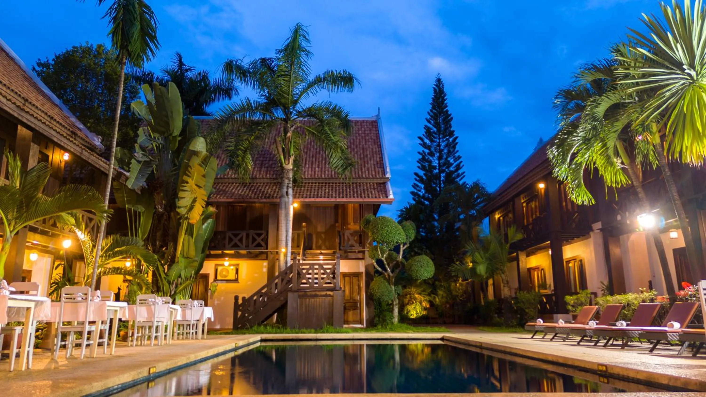 Swimming pool in Muangthong Boutique Hotel