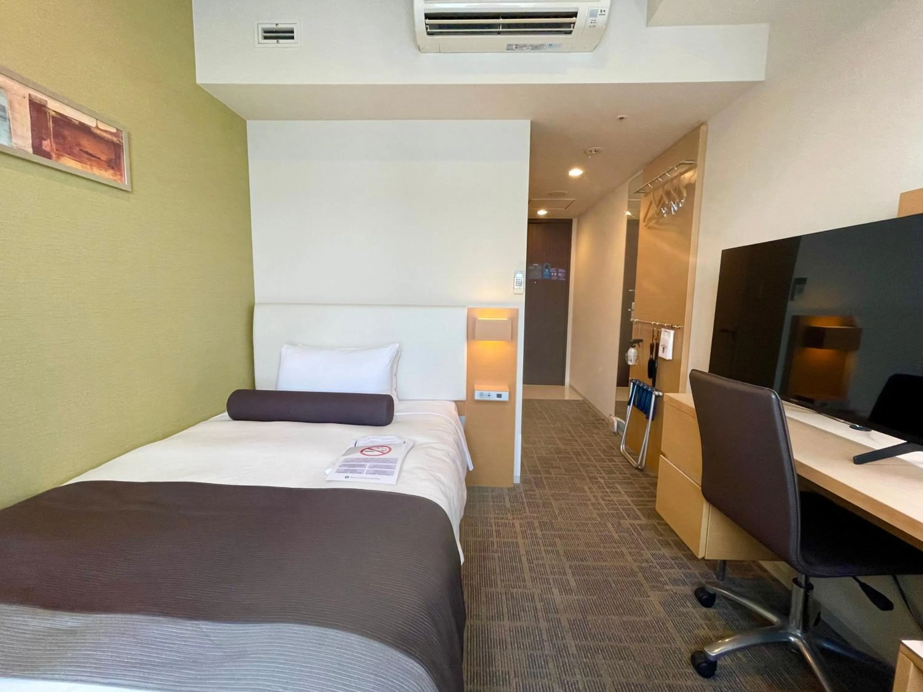 Bed in Tokyu Stay Kamata - Tokyo Haneda