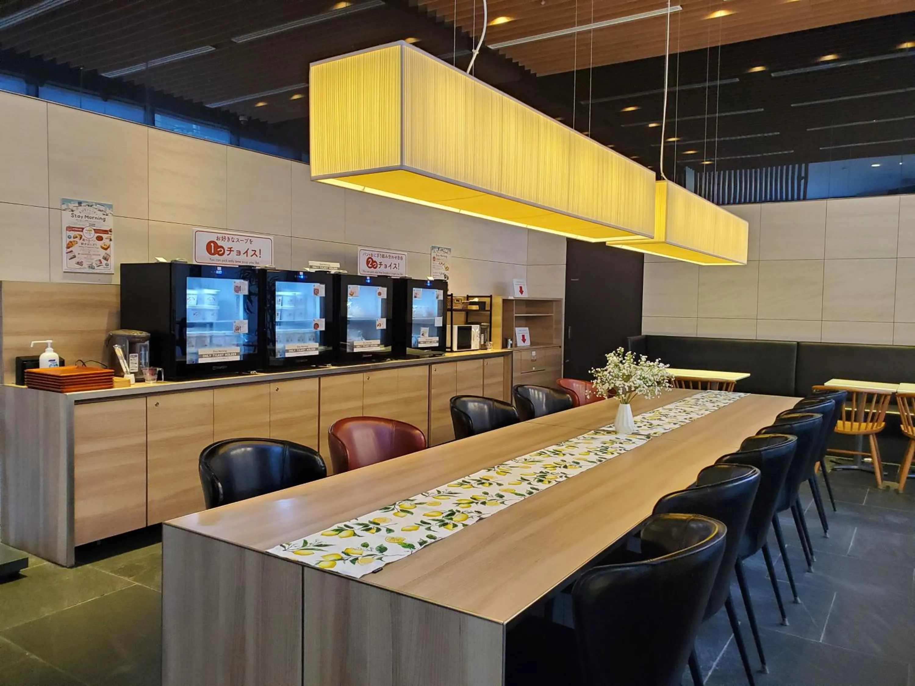 Seating area in Tokyu Stay Kamata - Tokyo Haneda