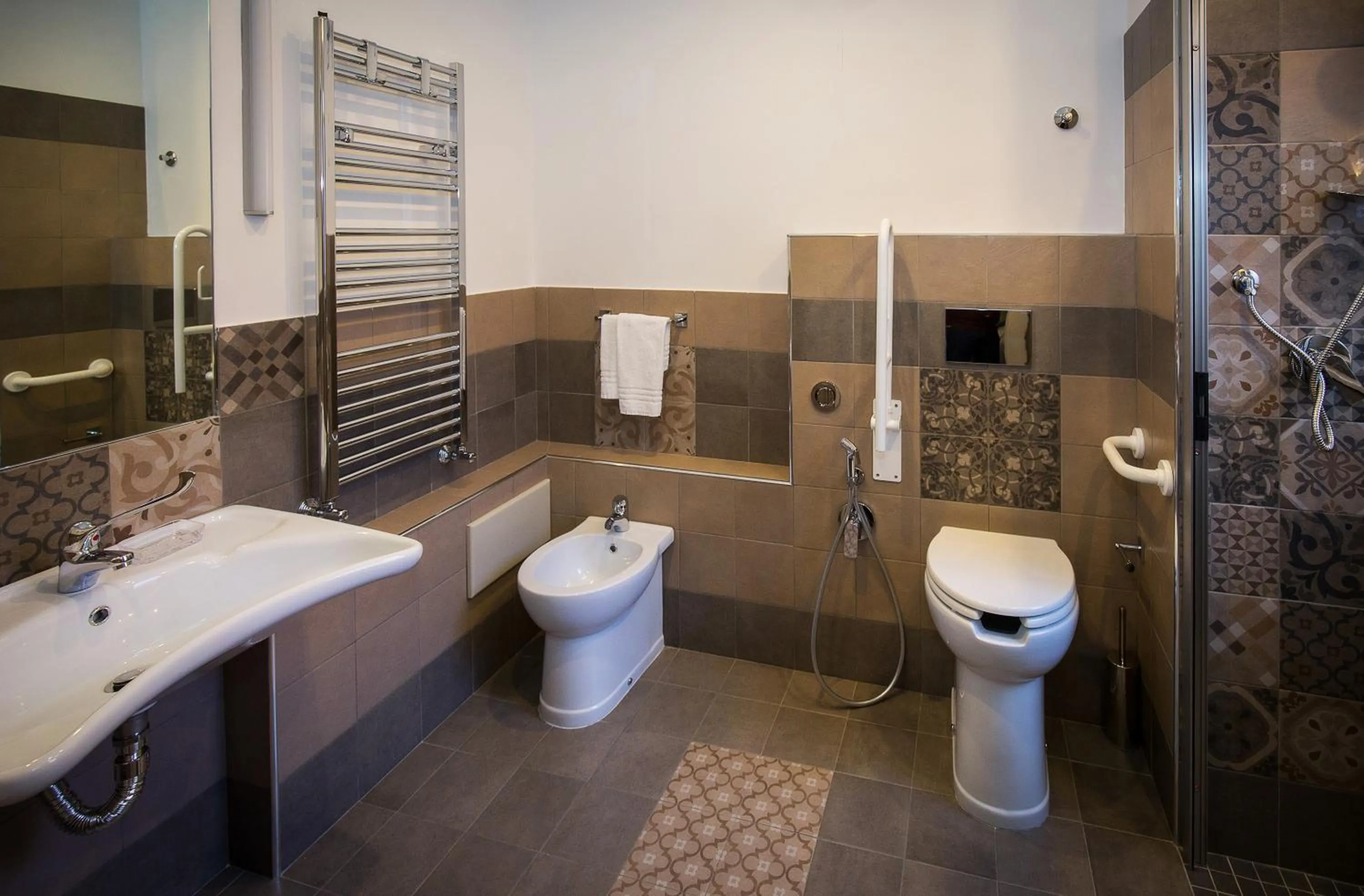 Shower in Magione del Re