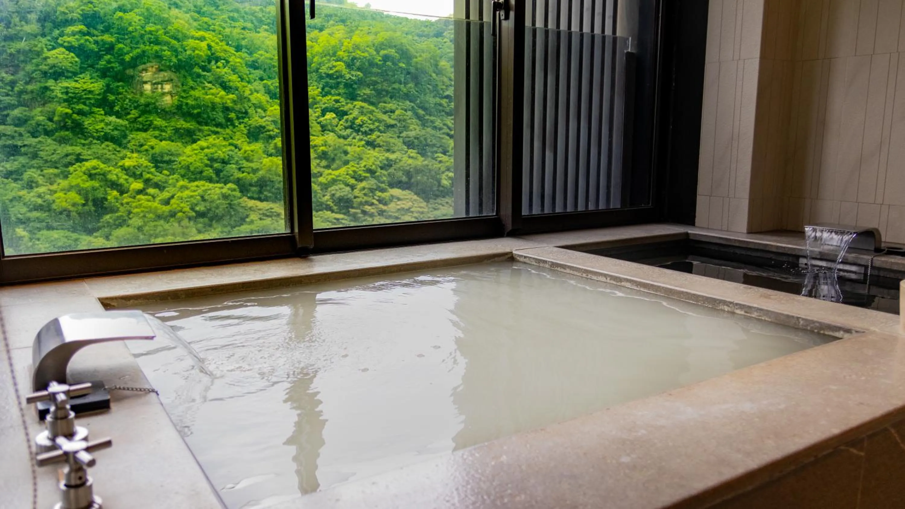 Bath in Grand View Resort Beitou