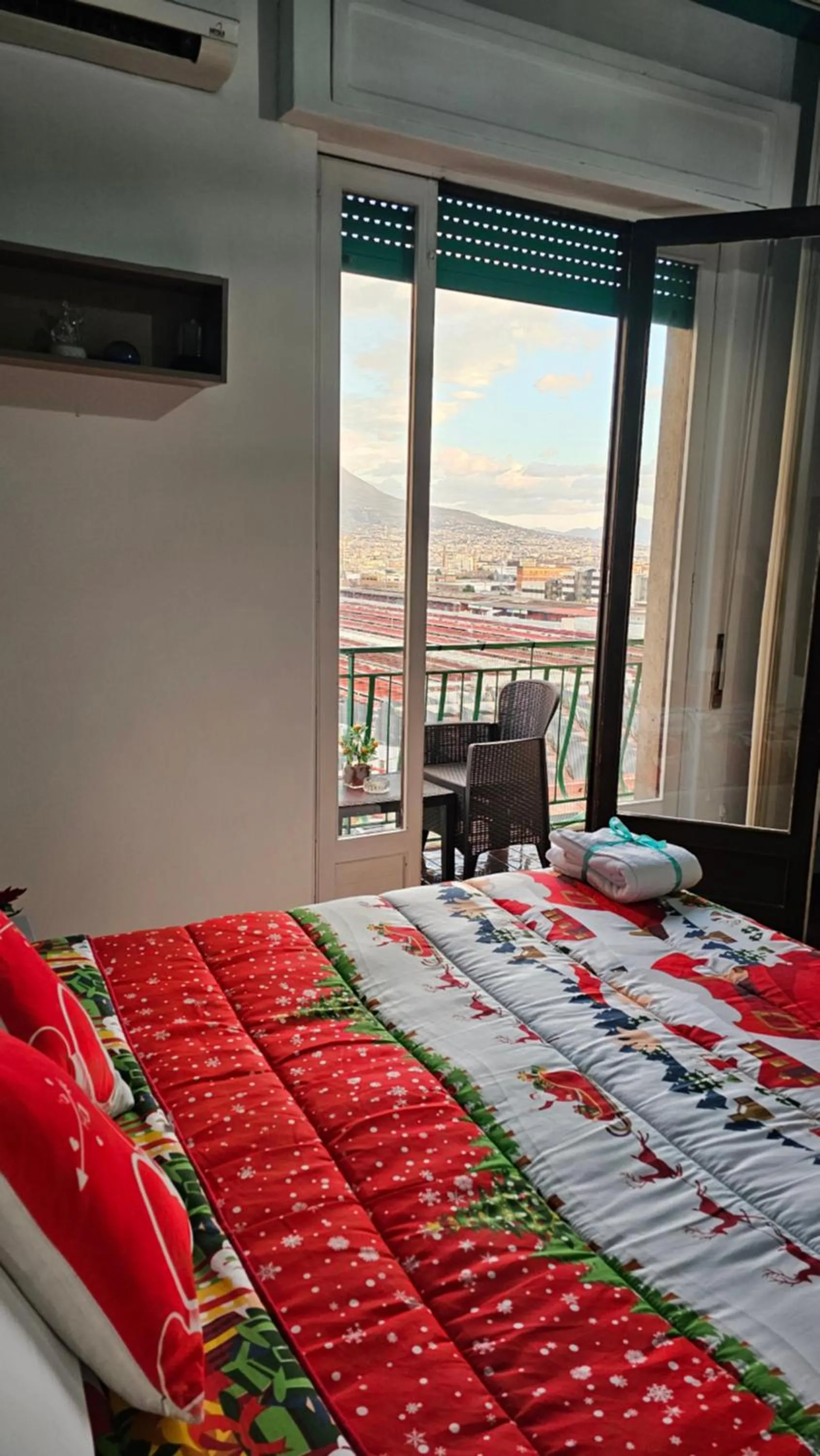 Double Room with Private Bathroom in Blue Crystal NAPOLI ROOMS