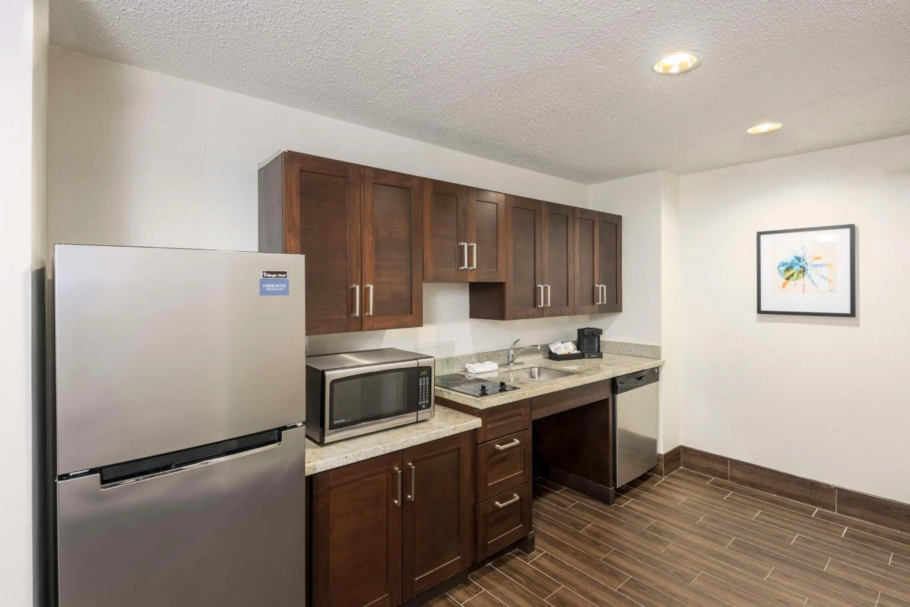Kitchen or kitchenette in Homewood Suites Miami Airport/Blue Lagoon