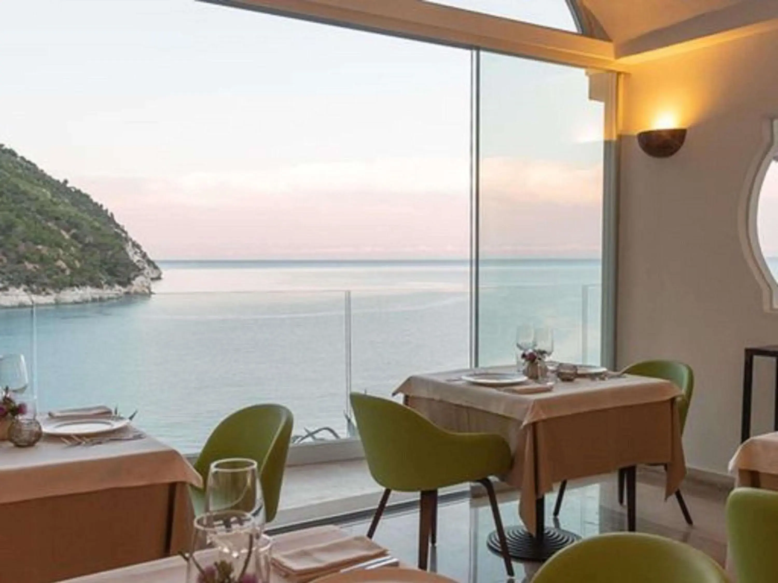 Restaurant/places to eat in Baia Delle Zagare - Handwritten Collection Restaurant/places to eat in Baia Delle Zagare - Handwritten Collection