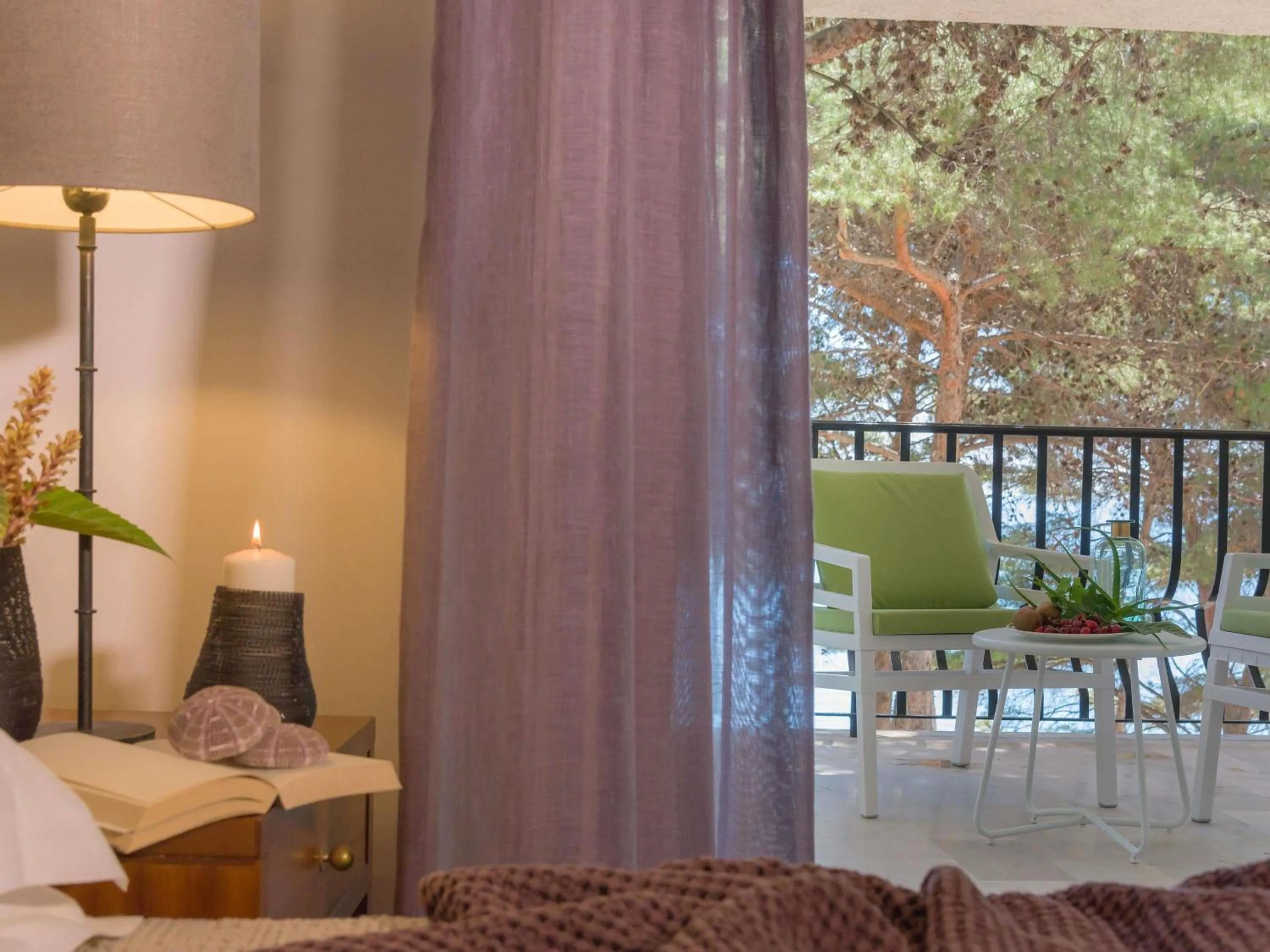 Bedroom in Baia Delle Zagare - Handwritten Collection