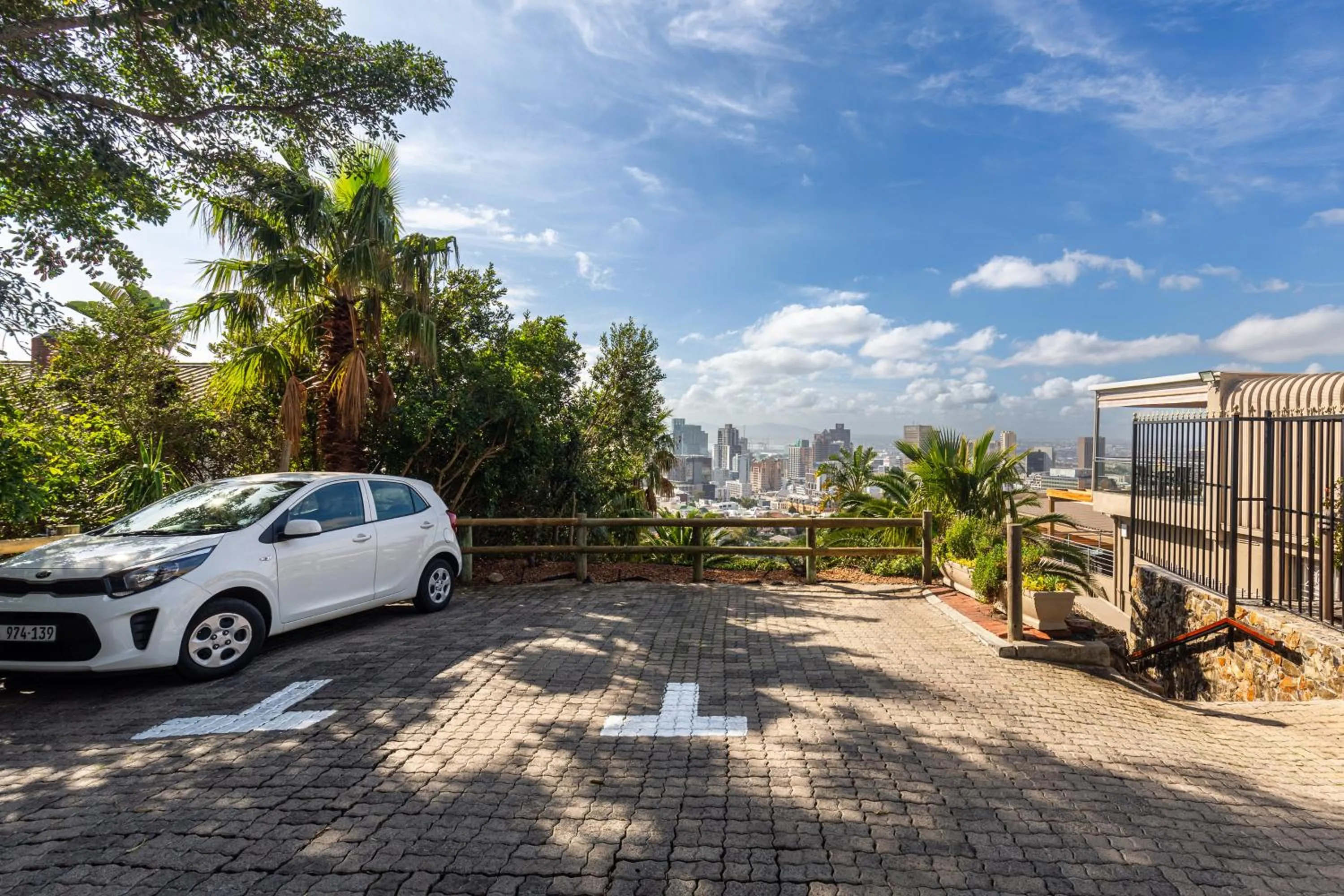 Parking in Signal Hill Lodge