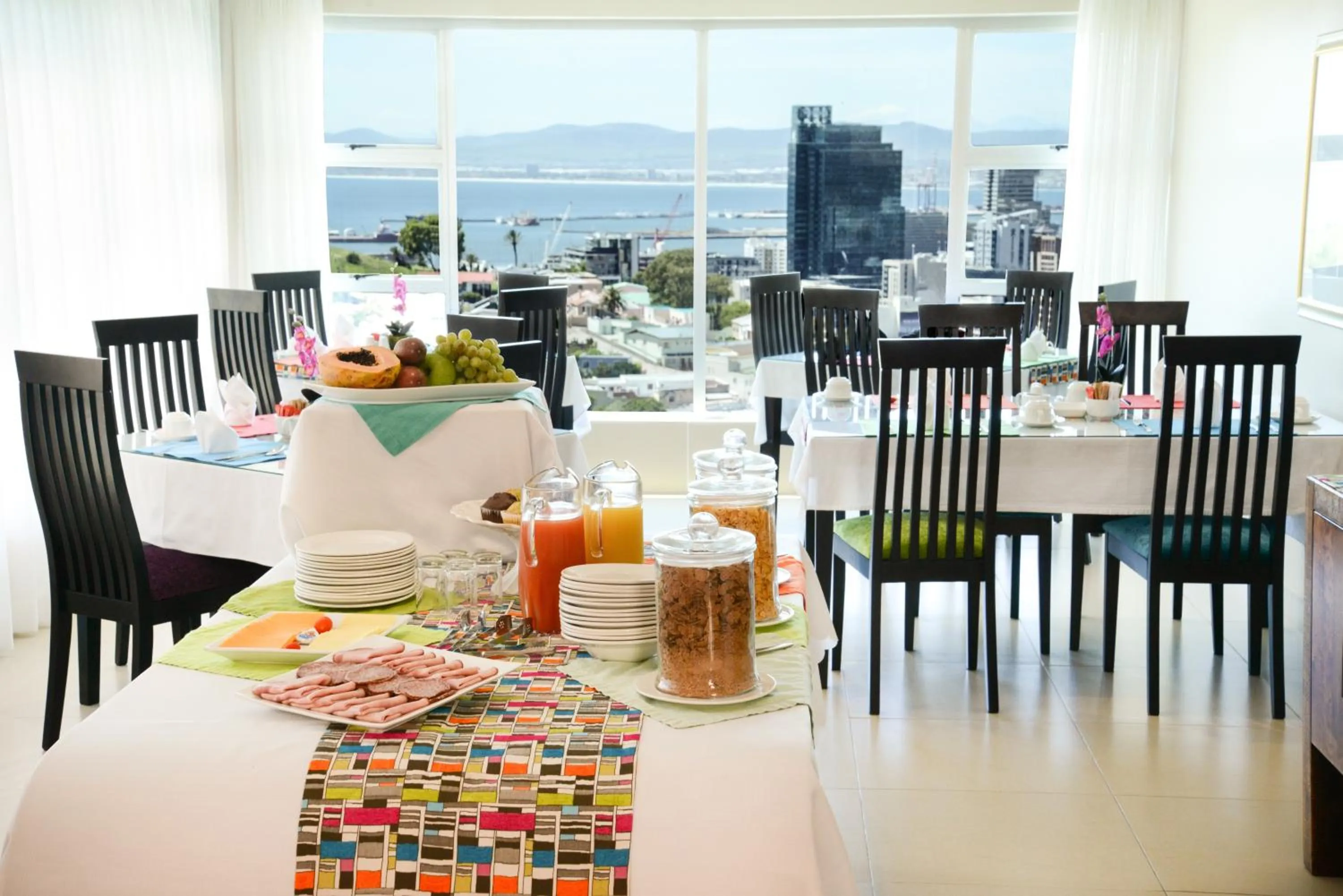 Restaurant/places to eat in Signal Hill Lodge