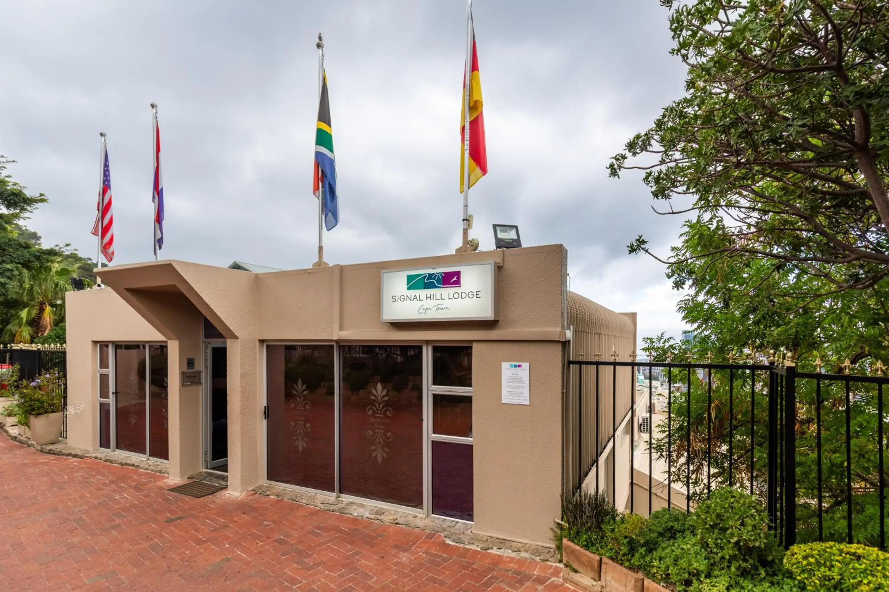 Property building in Signal Hill Lodge Property building in Signal Hill Lodge