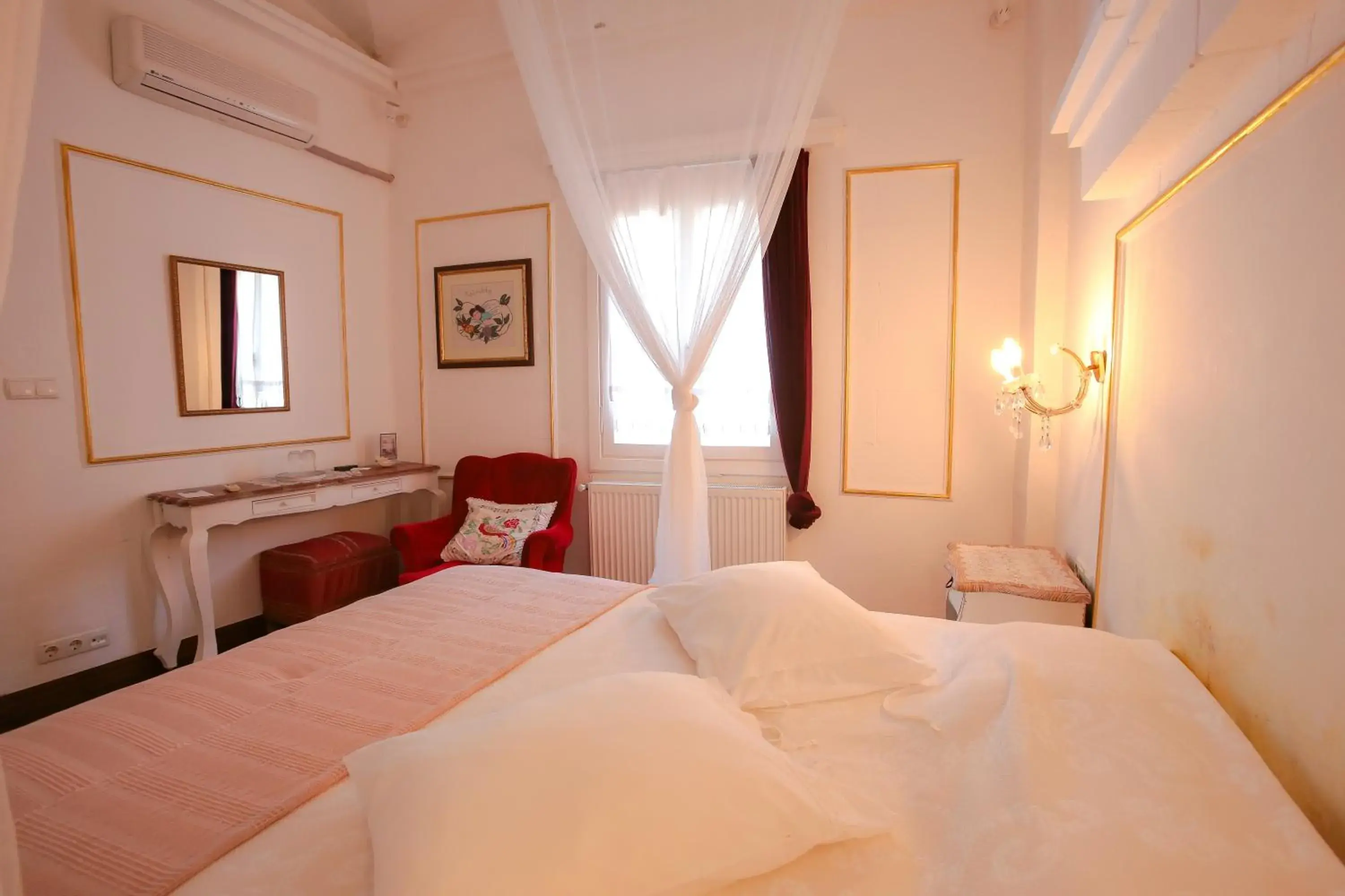 Bedroom, Bed in Moshinos Hotel Bedroom, Bed in Moshinos Hotel