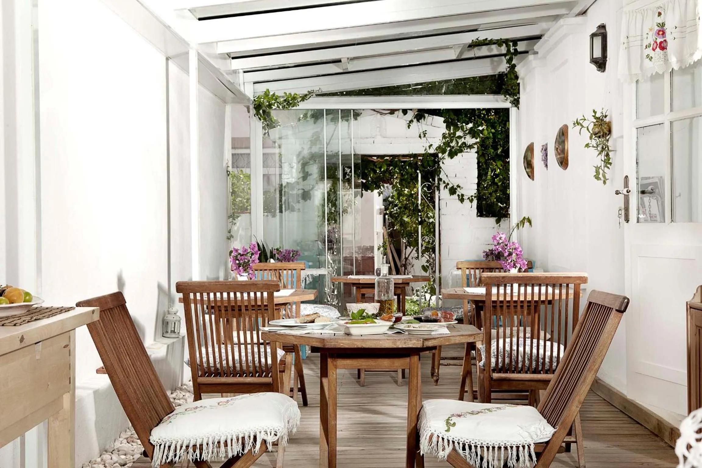 Restaurant/places to eat in Moshinos Hotel