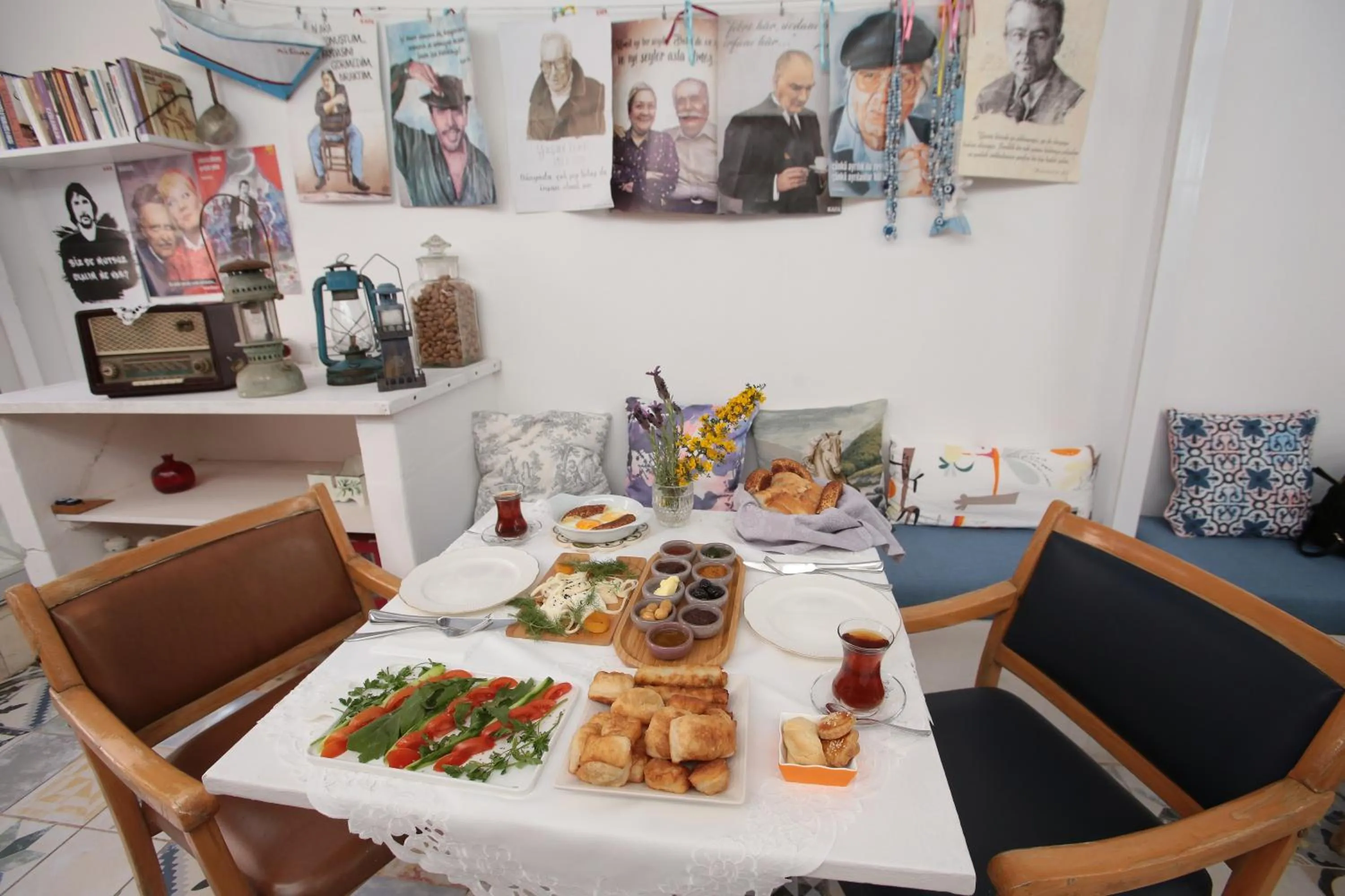 Dining area in Moshinos Hotel