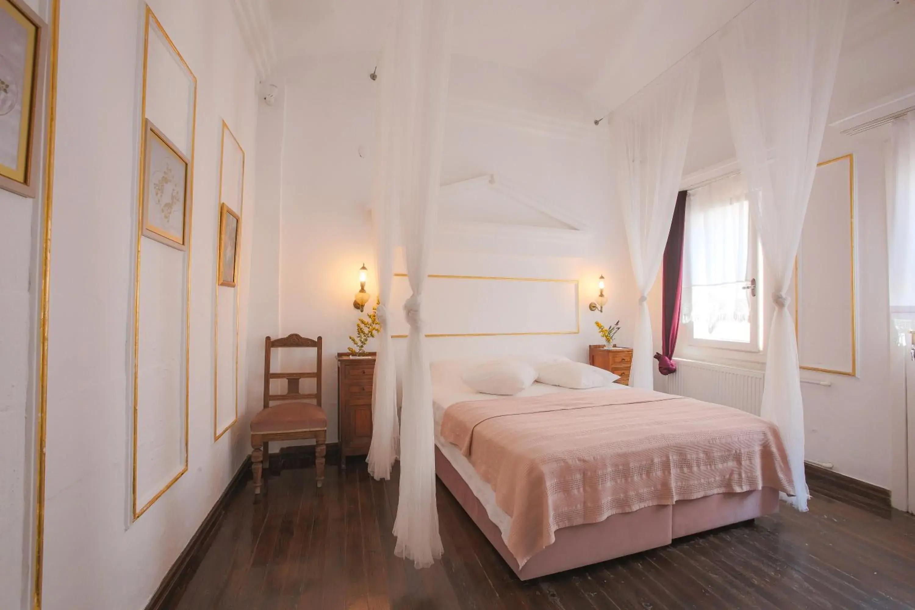 Photo of the whole room, Bed in Moshinos Hotel Photo of the whole room, Bed in Moshinos Hotel