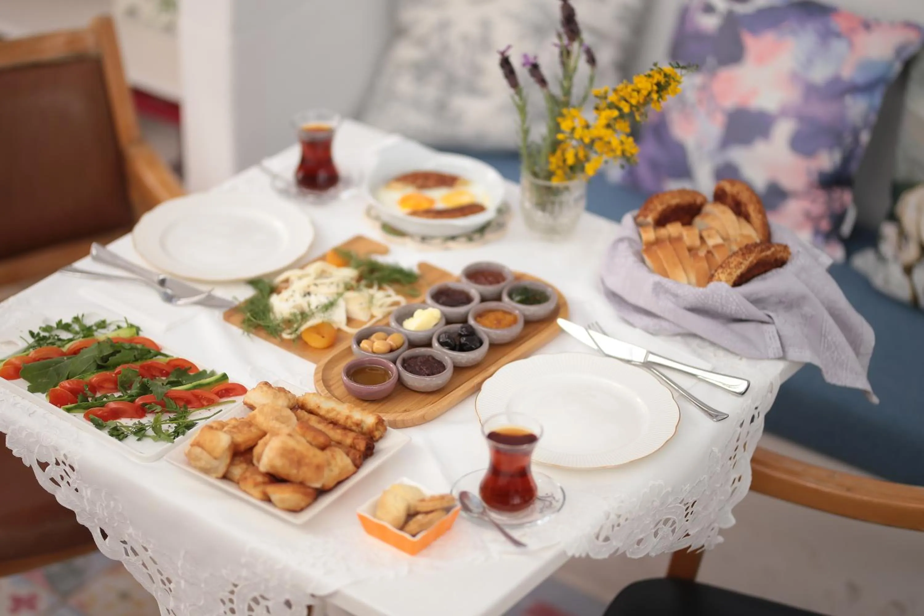 Food and drinks in Moshinos Hotel