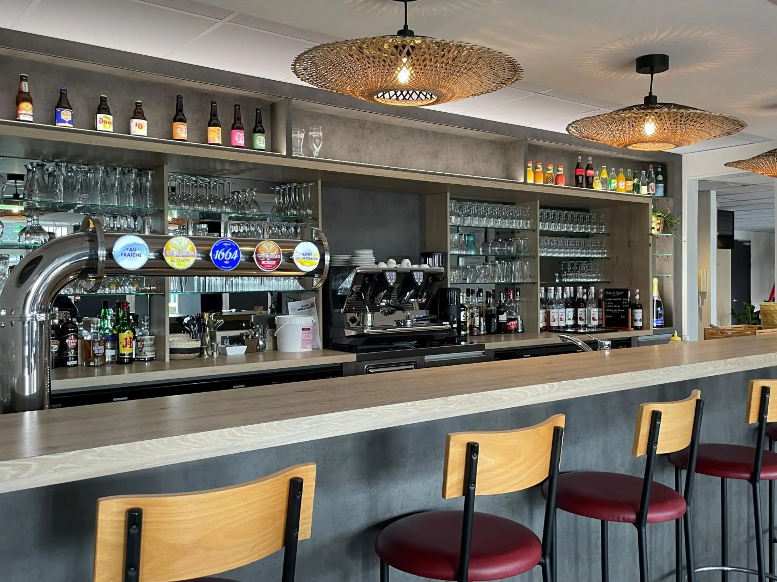 Lounge or bar in ibis Laon Lounge or bar in ibis Laon