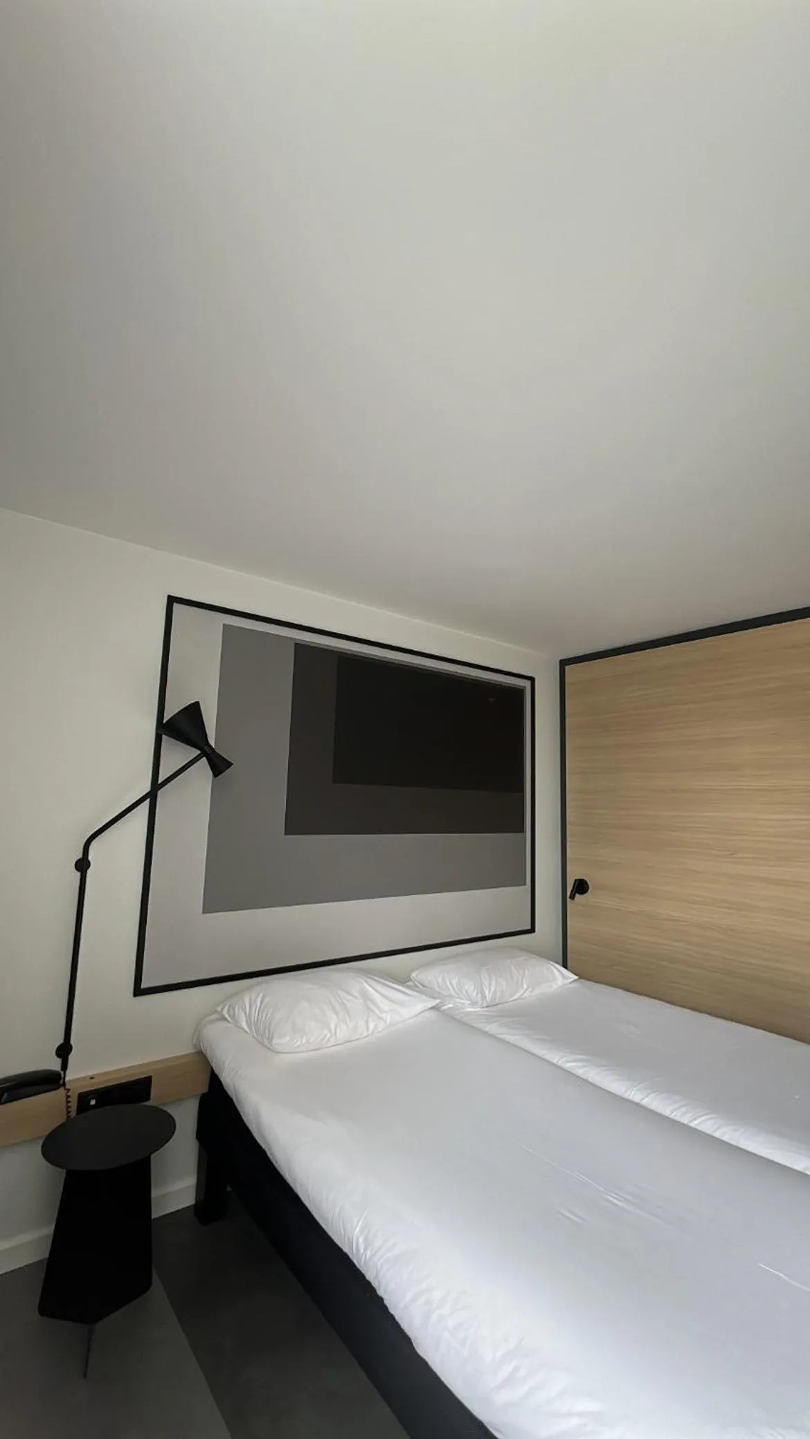 Bedroom, Bed in Ibis Laon - Hôtel Restaurant