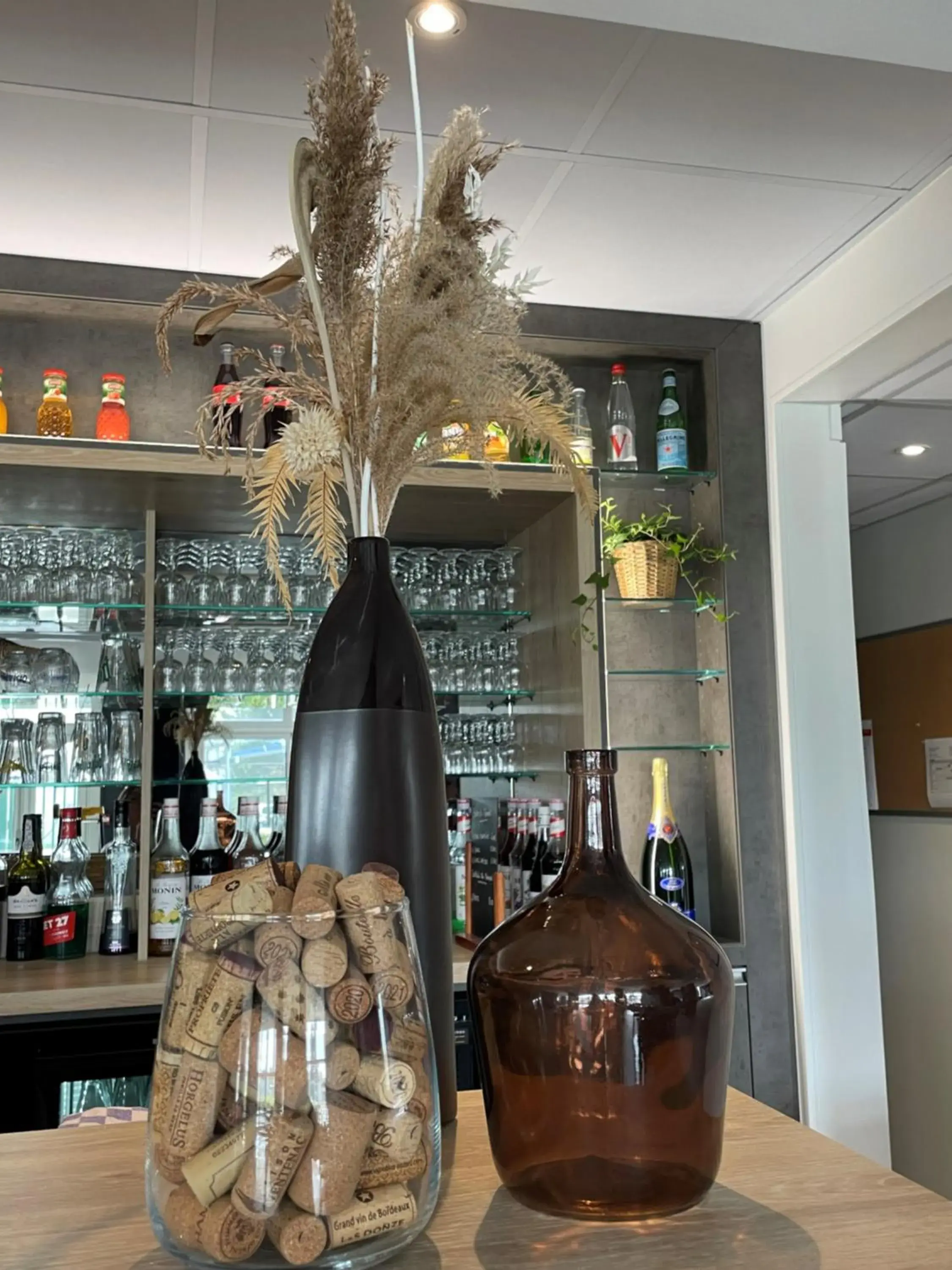 Lounge or bar in ibis Laon Lounge or bar in ibis Laon