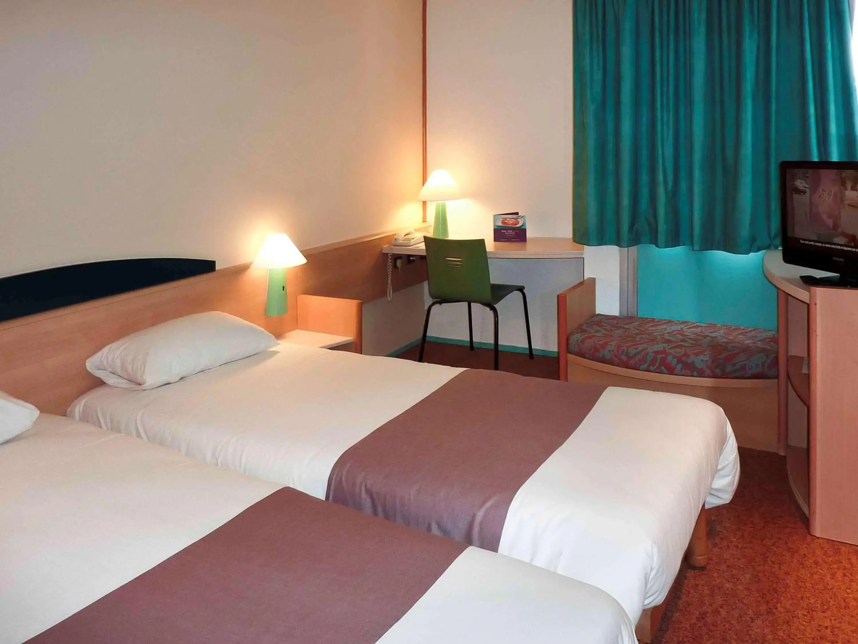 Bedroom, Bed in ibis Laon Bedroom, Bed in ibis Laon
