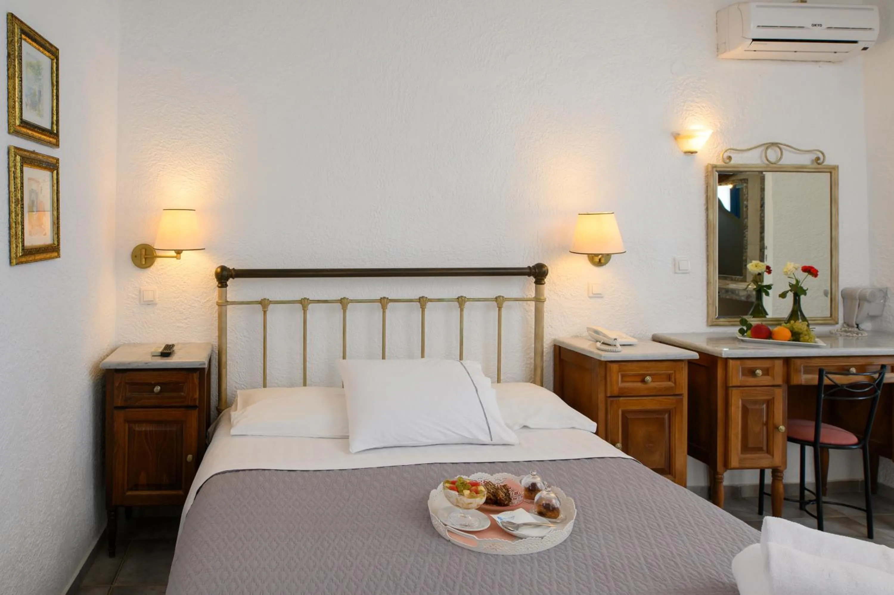 Bed in Lakki Village