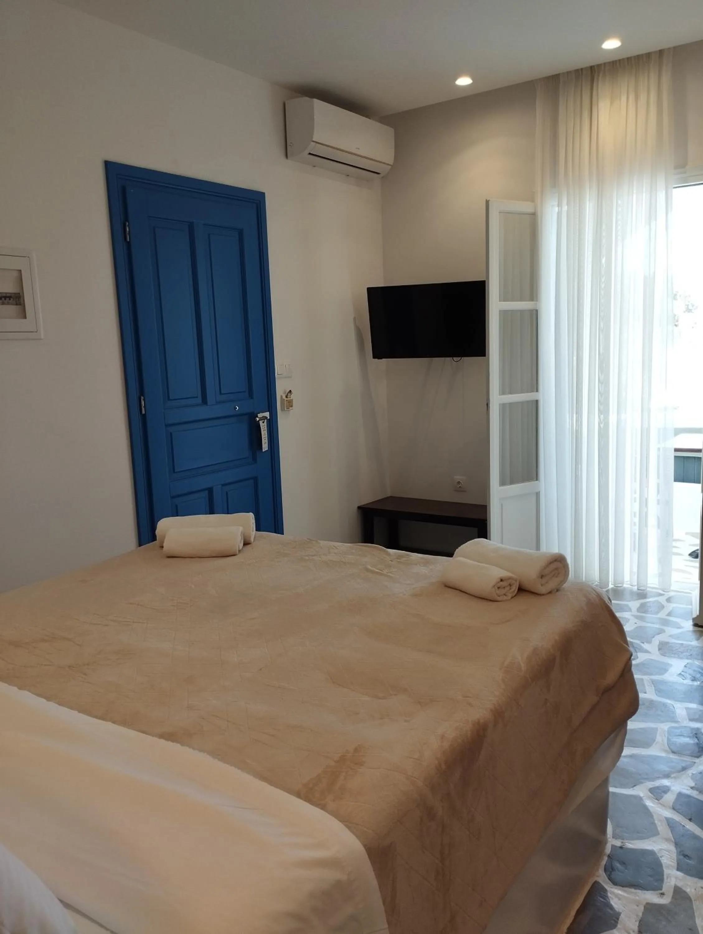 Bedroom, Bed in Lakki Village