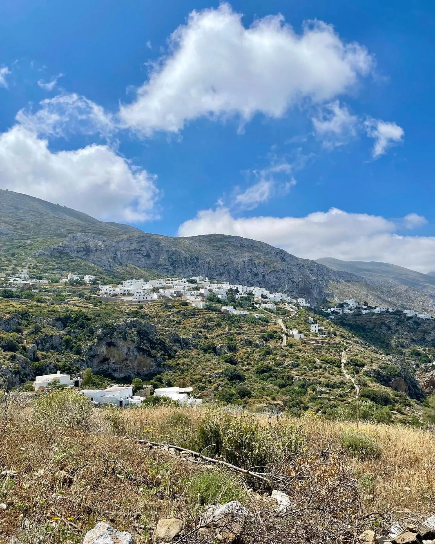 Hiking in Lakki Village