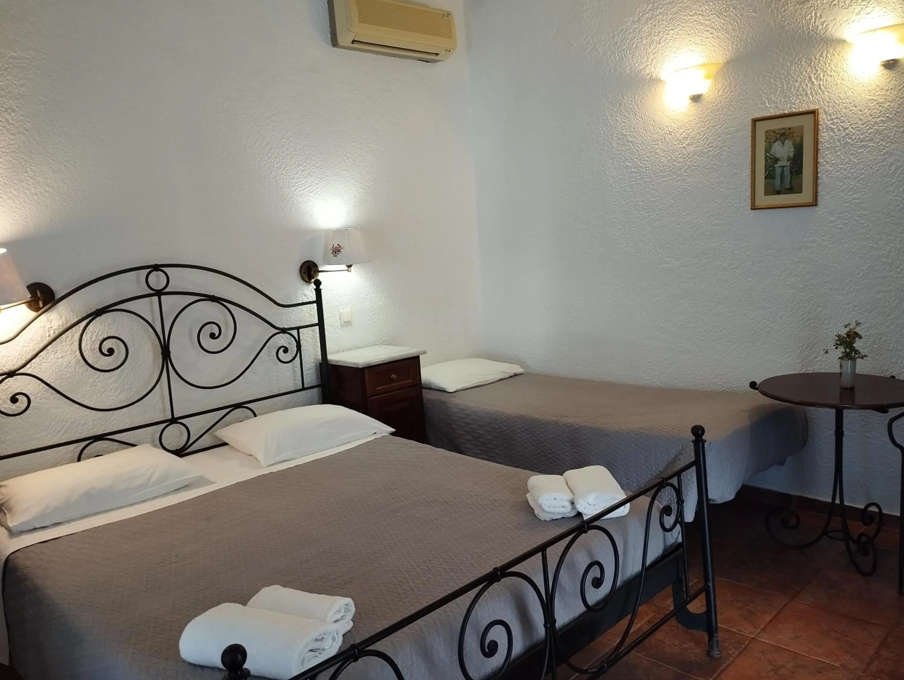 Bedroom, Bed in Lakki Village