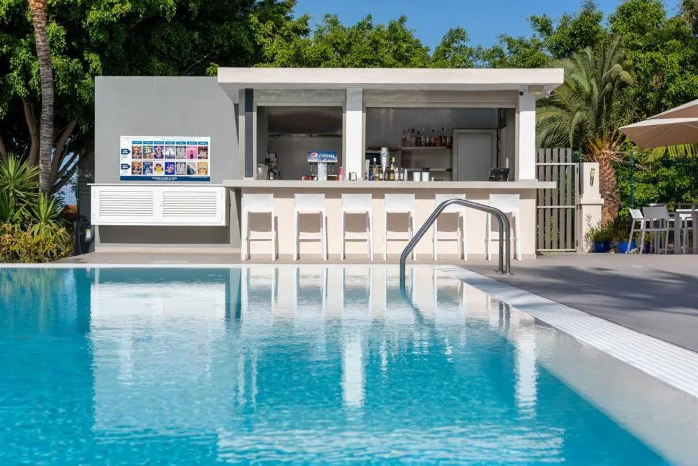 Swimming pool in Servatur Eden & Buganvillas