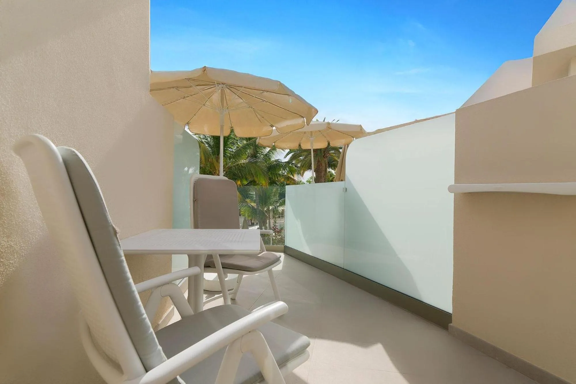 Photo of the whole room in Servatur Eden & Buganvillas