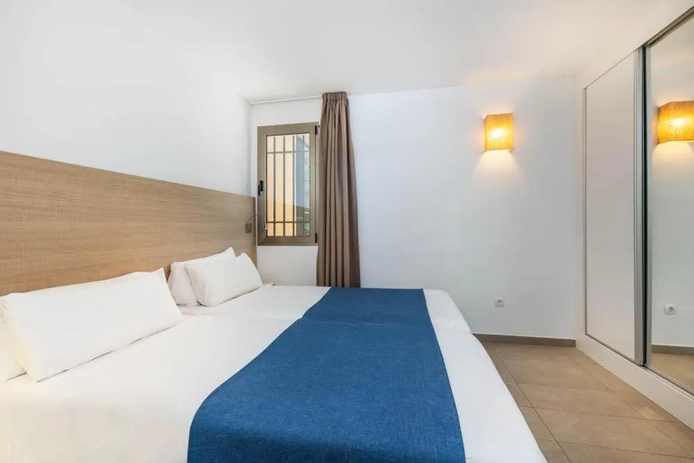 Photo of the whole room, Bed in Servatur Eden & Buganvillas