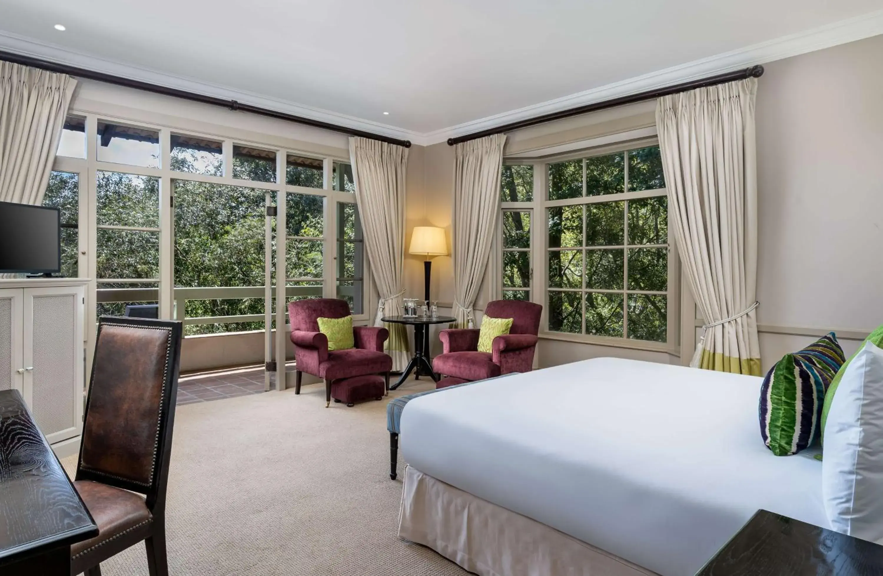 Deluxe King Room in Mount Grace Hotel & Spa Deluxe King Room in Mount Grace Hotel & Spa