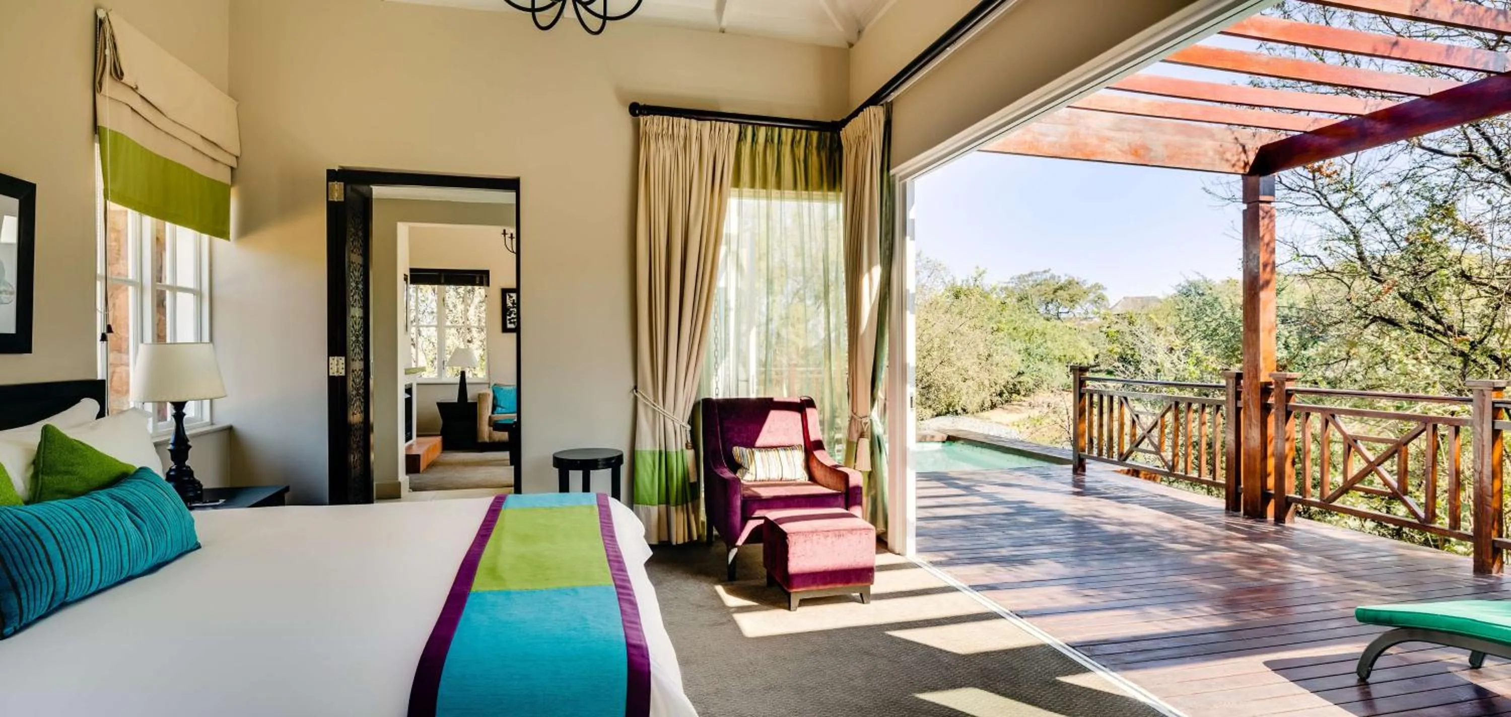 Photo of the whole room, Bed in Mount Grace Hotel & Spa