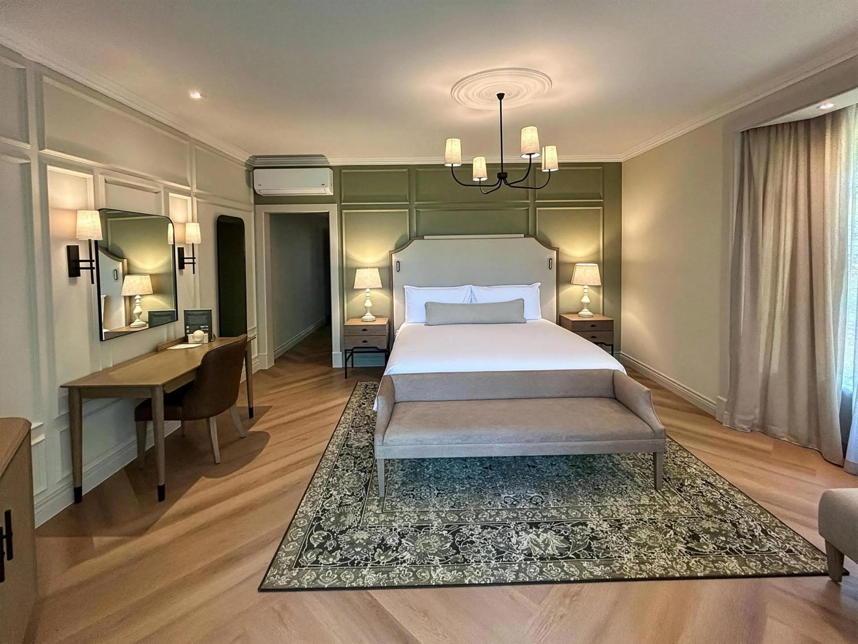 Bedroom, Bed in Mount Grace Hotel & Spa