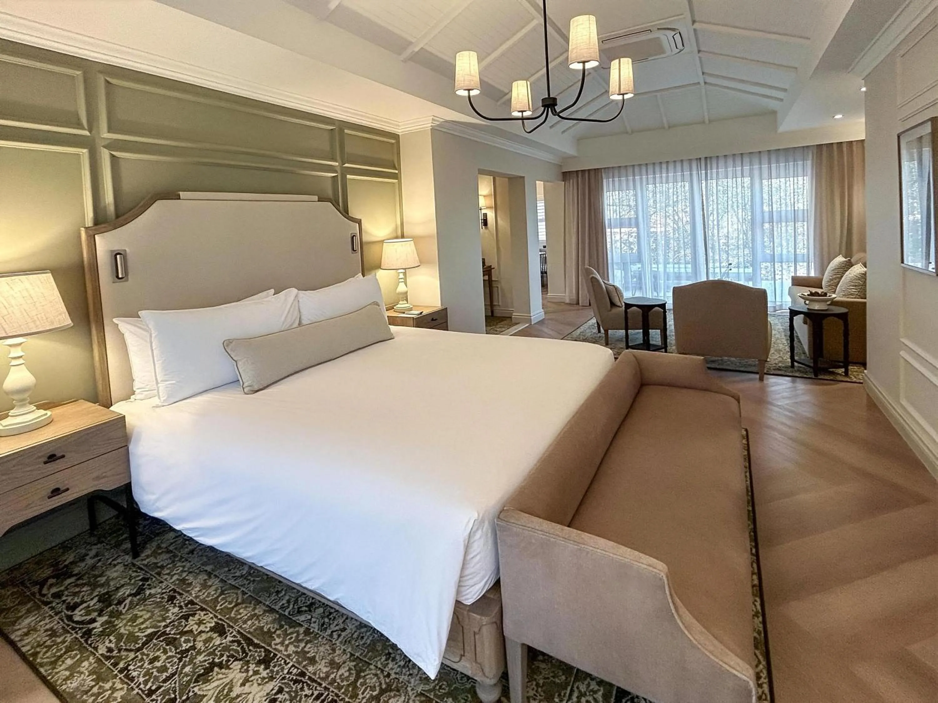 Photo of the whole room, Bed in Mount Grace Hotel & Spa