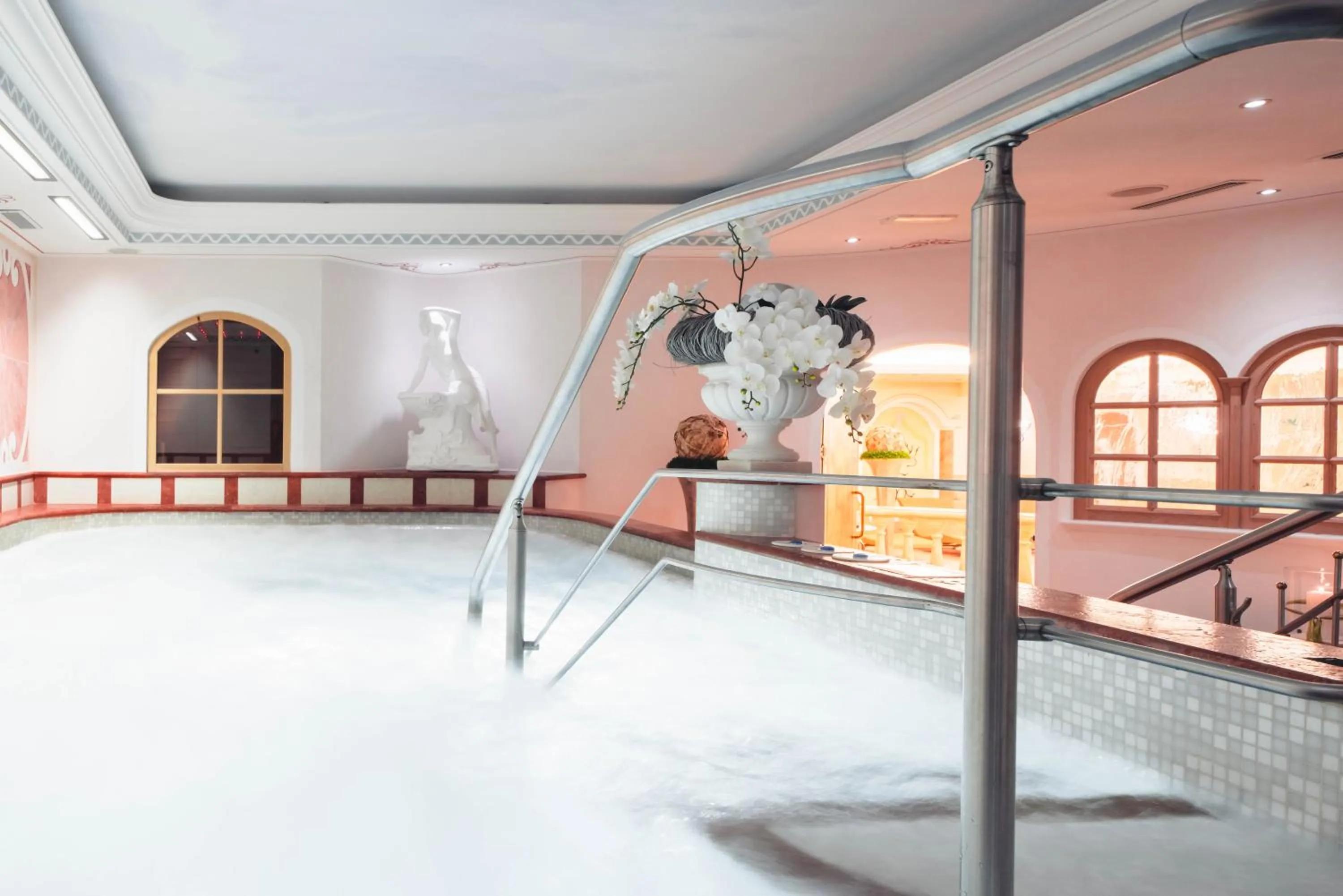 Hot Tub in Hotel Colbricon Beauty & Relax