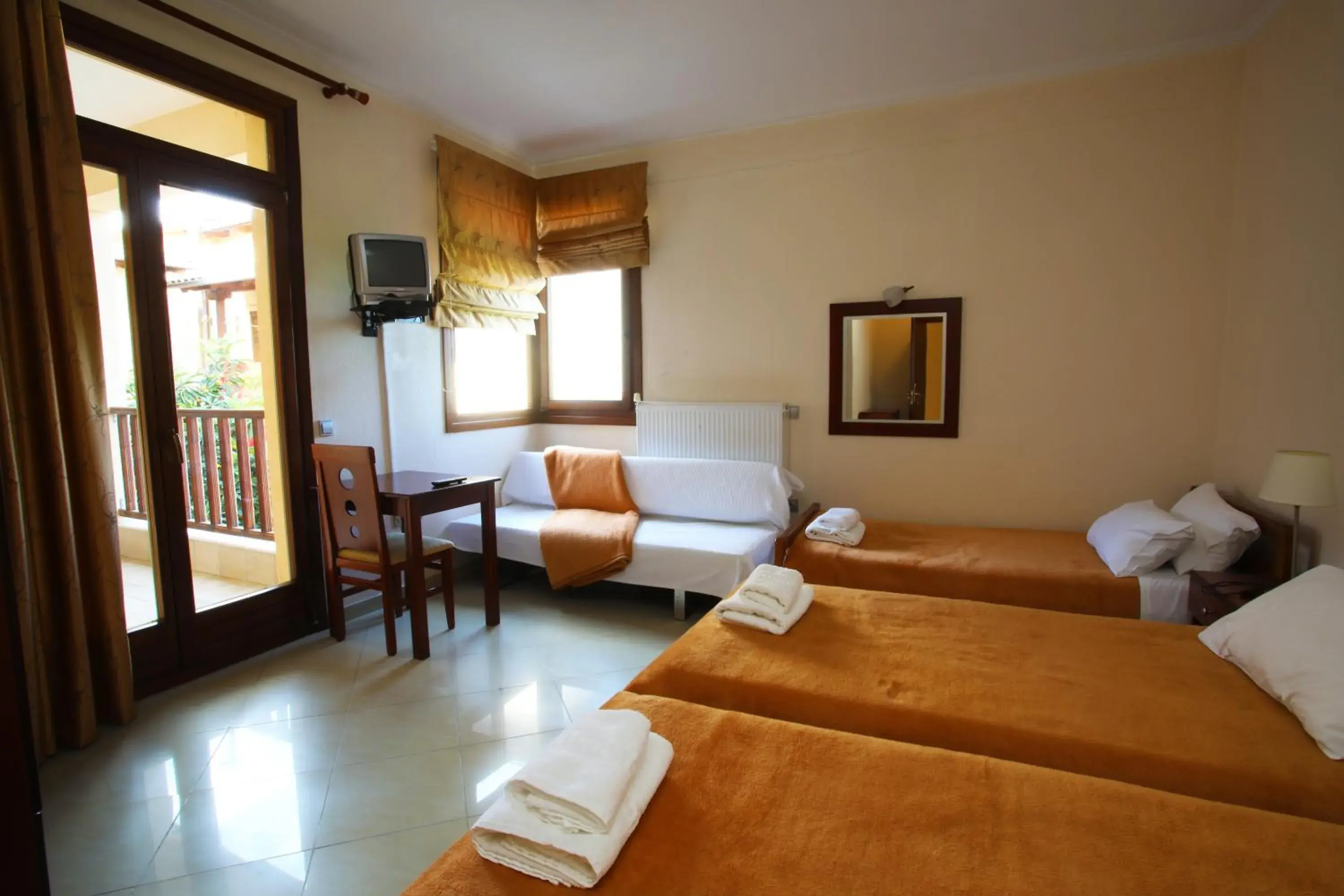 Twin Room - single occupancy in Aigon Hotel Twin Room - single occupancy in Aigon Hotel