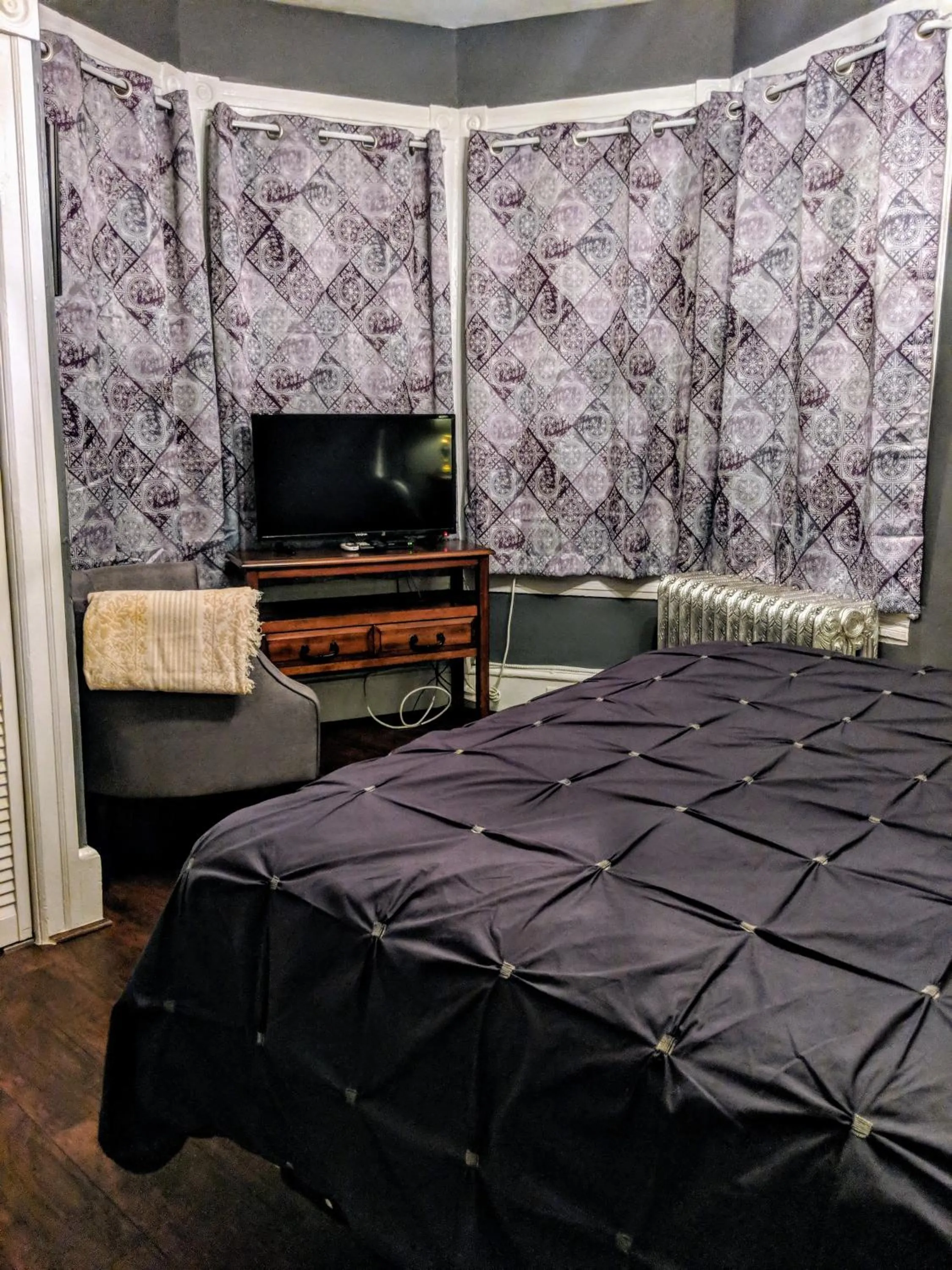 TV and multimedia, Bed in Chelsea Pub and Inn