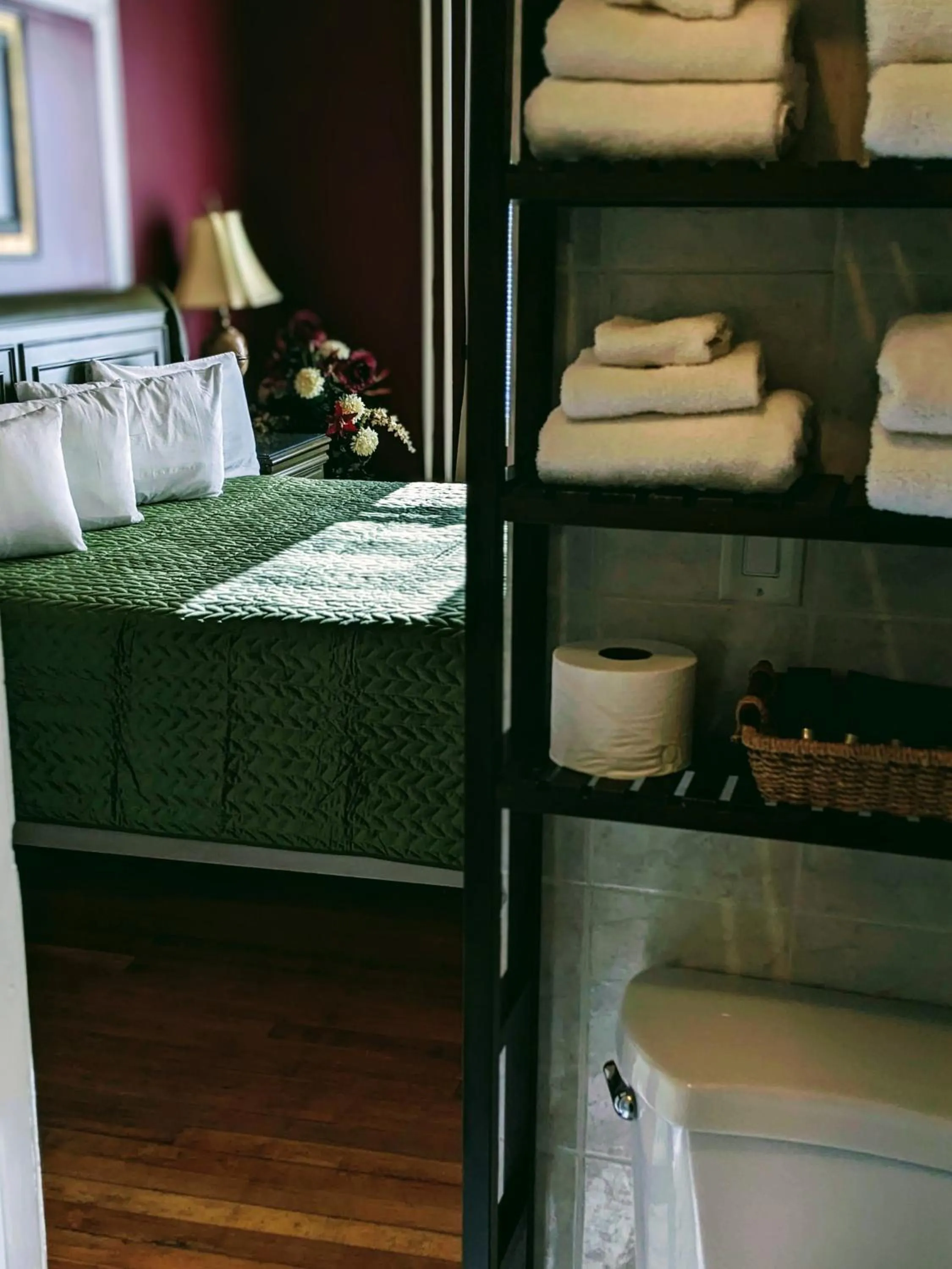 Bed in Chelsea Pub and Inn