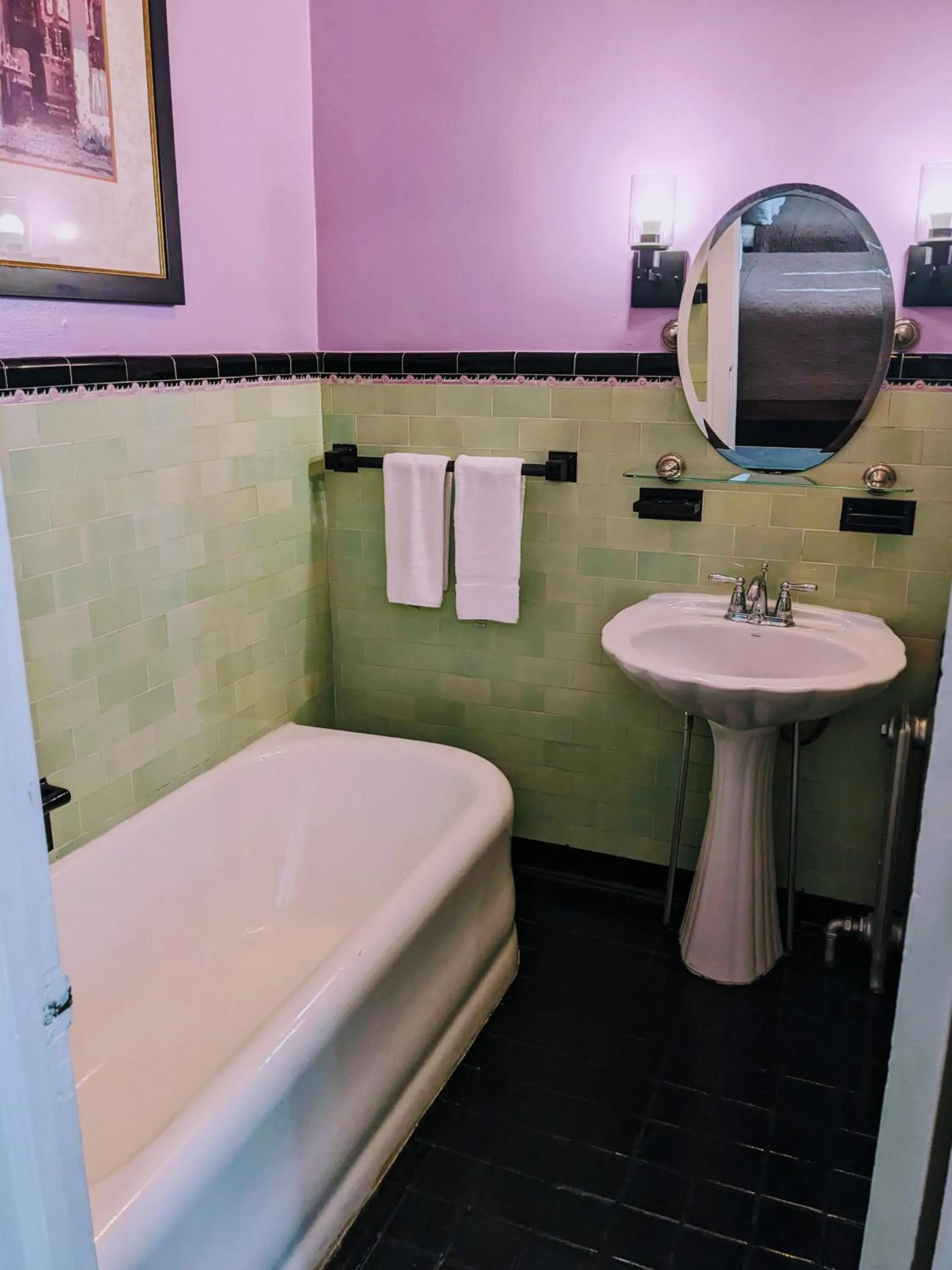 Bathroom in Chelsea Pub and Inn