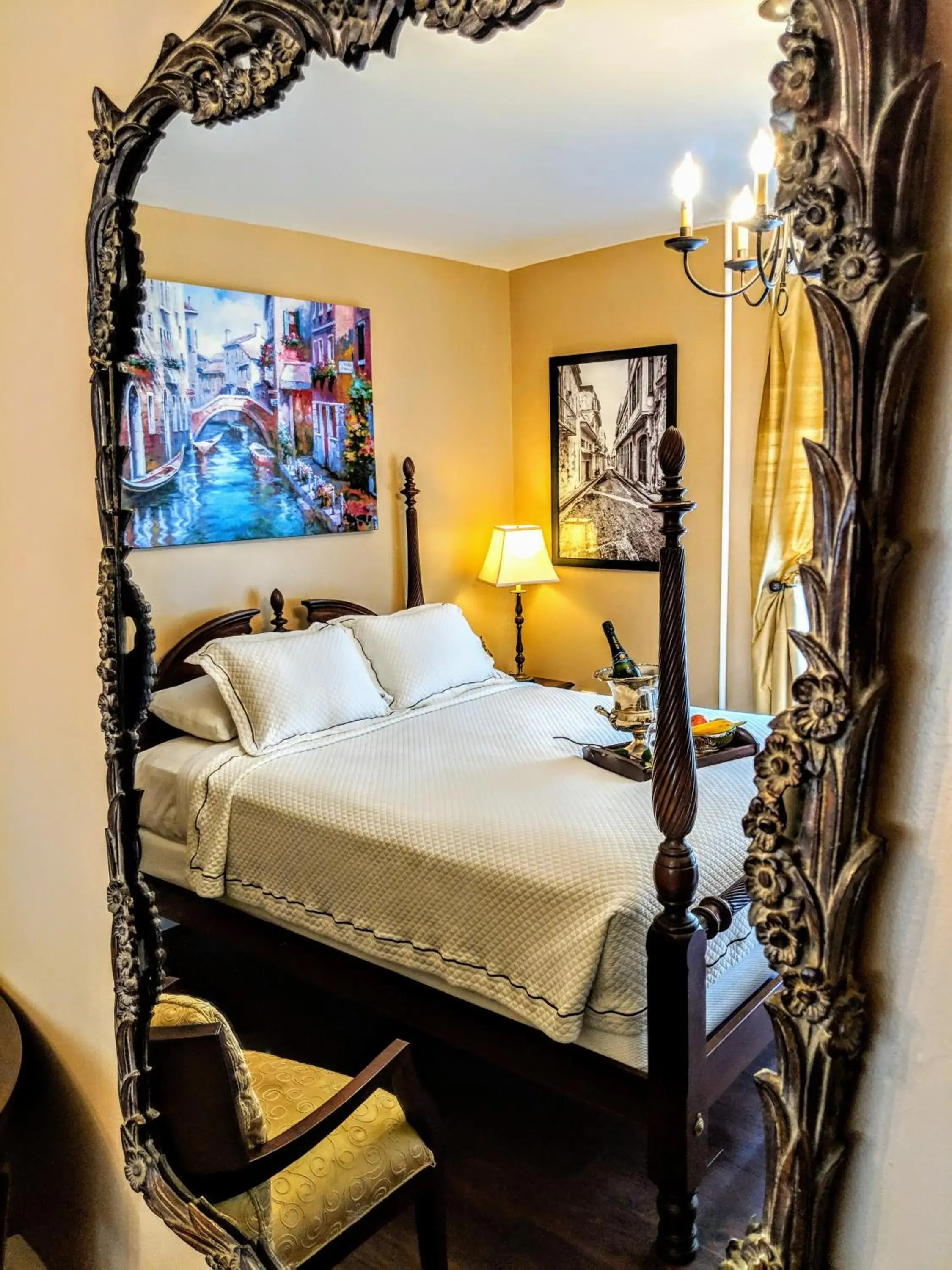 Bed in Chelsea Pub and Inn Bed in Chelsea Pub and Inn