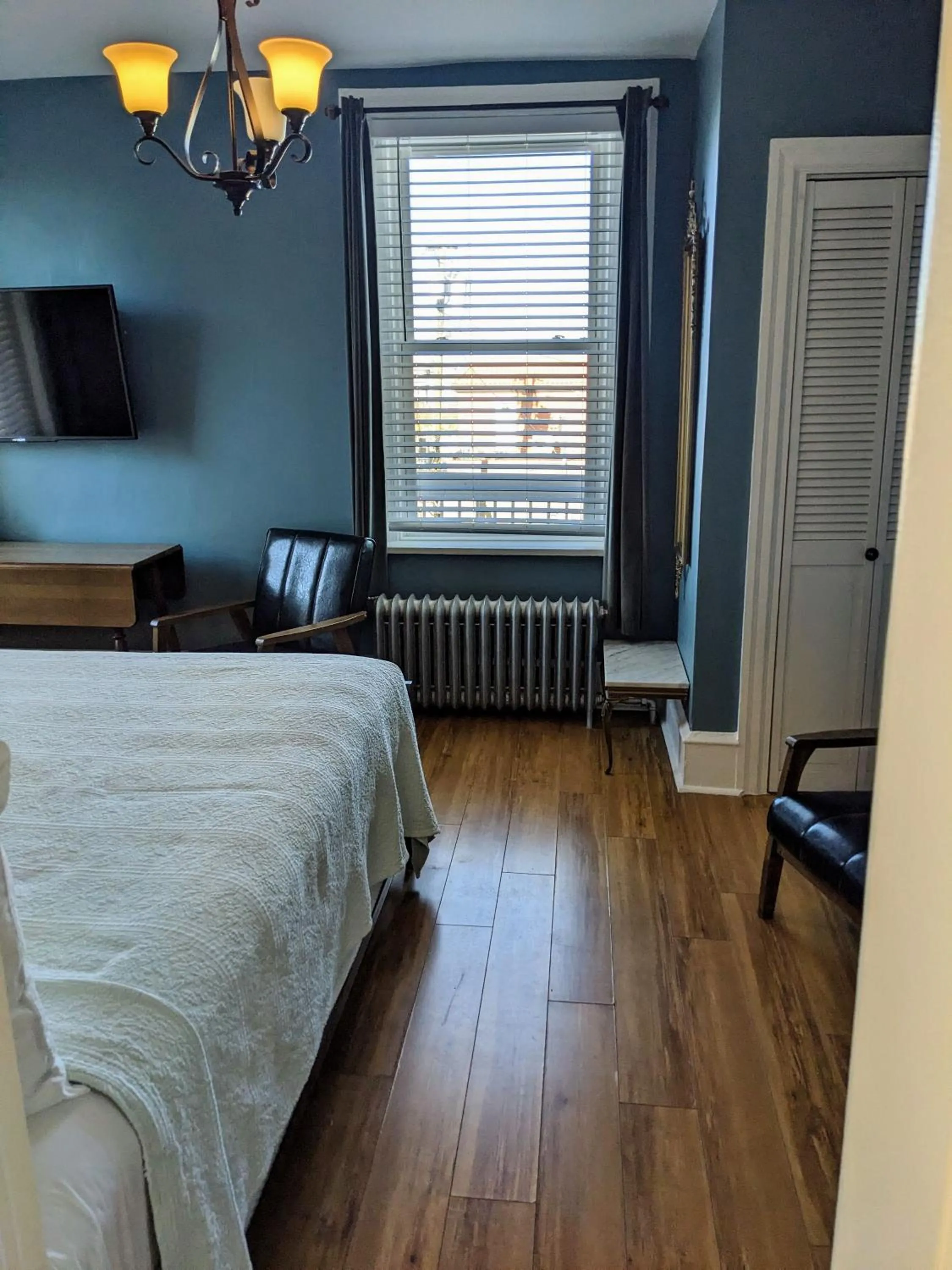 Bed in Chelsea Pub and Inn